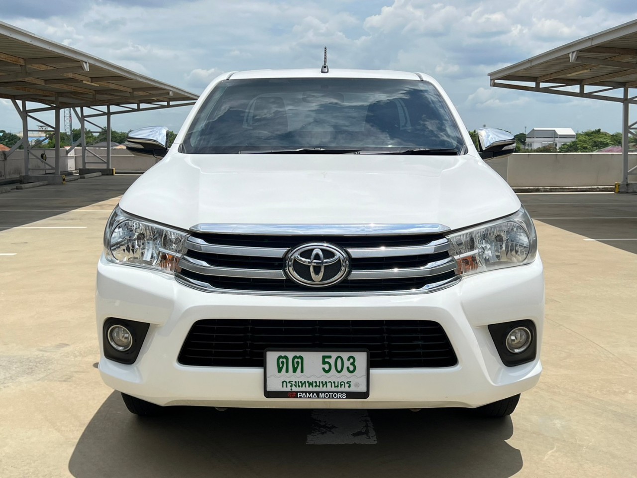 2015 Toyota Hilux Revo Smart cab สีขาว