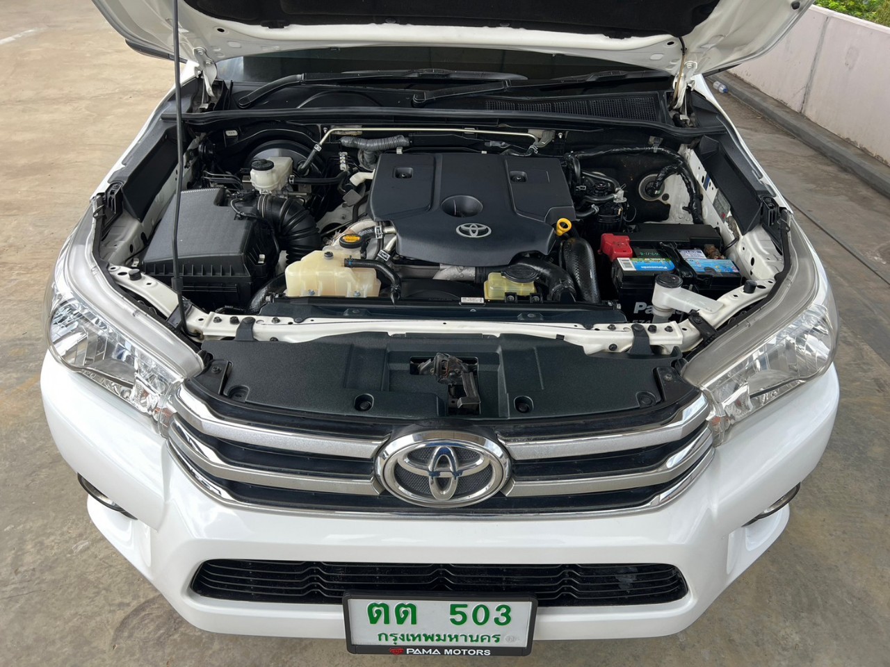 2015 Toyota Hilux Revo Smart cab สีขาว