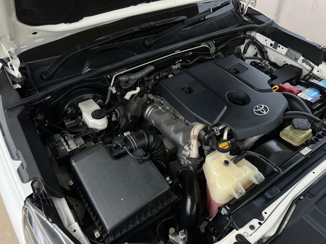 2015 Toyota Hilux Revo Smart cab สีขาว (รูปที่ 20)