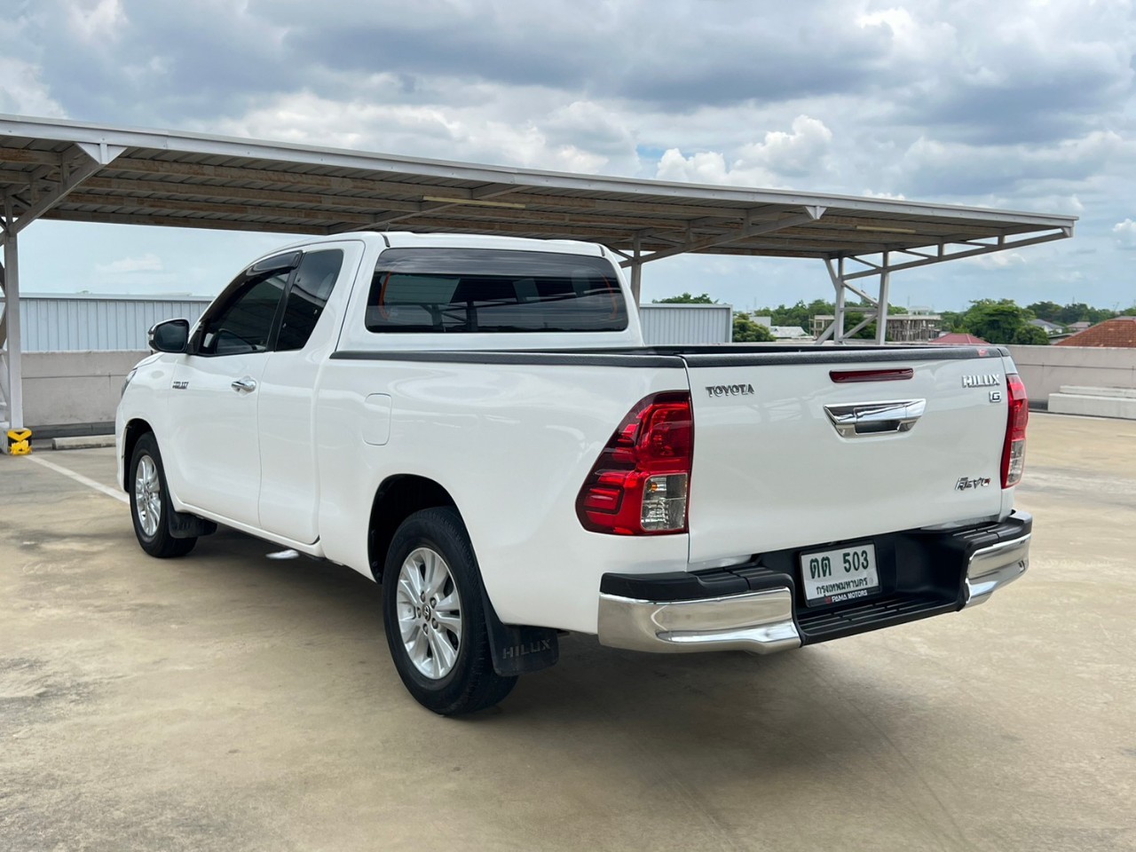 2015 Toyota Hilux Revo Smart cab สีขาว