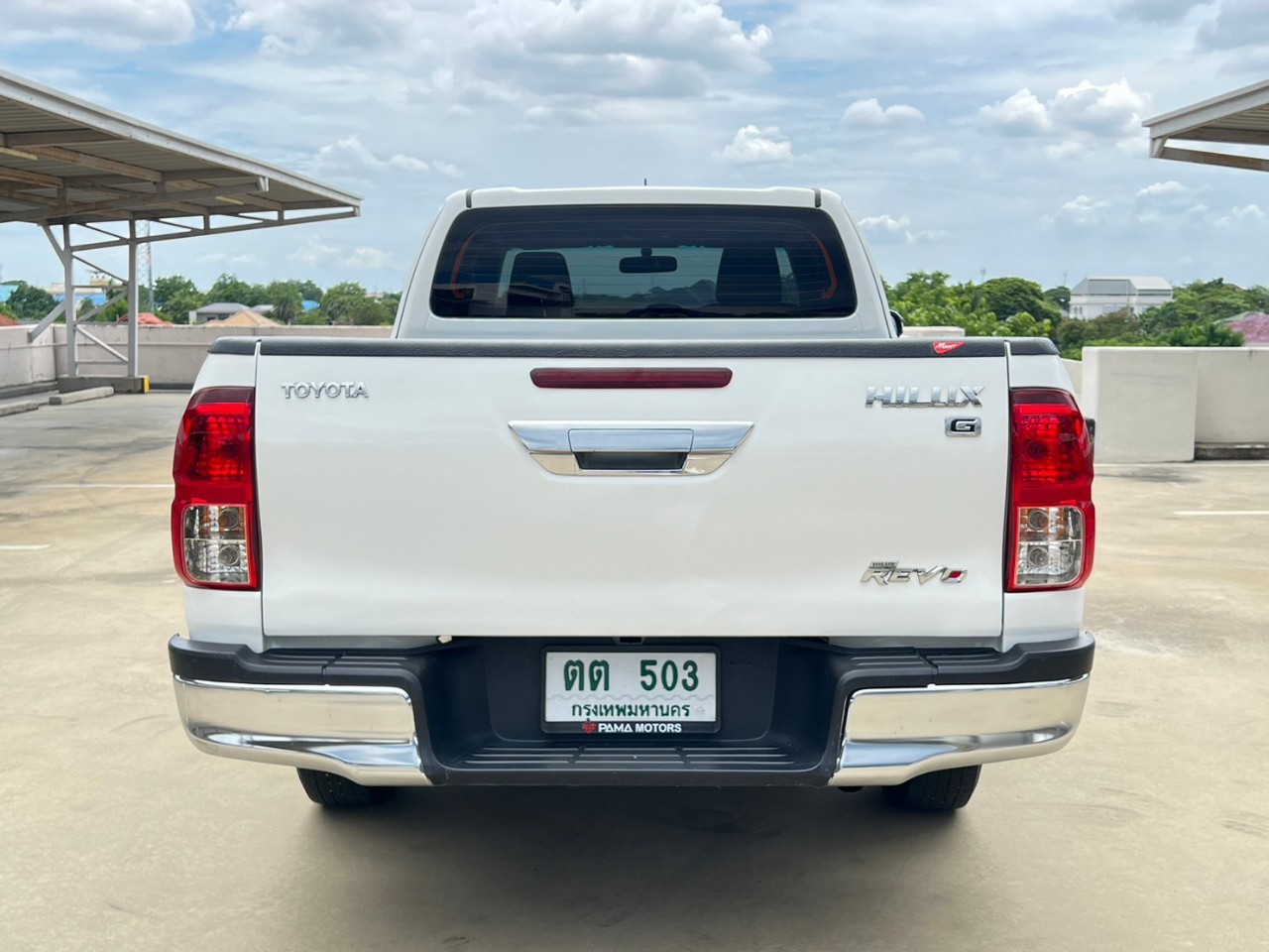 2015 Toyota Hilux Revo Smart cab สีขาว