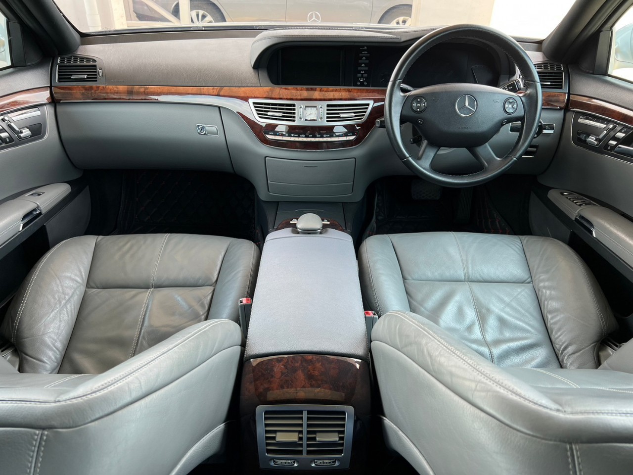 2008 Mercedes-Benz S-Class W221 S300 สีเงิน (รูปที่ 14)