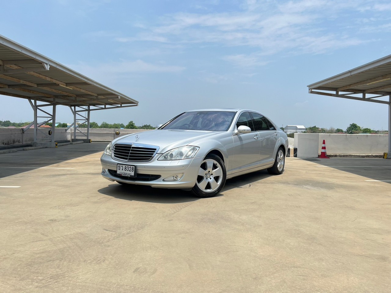 2008 Mercedes-Benz S-Class W221 S300 สีเงิน (รูปที่ 2)