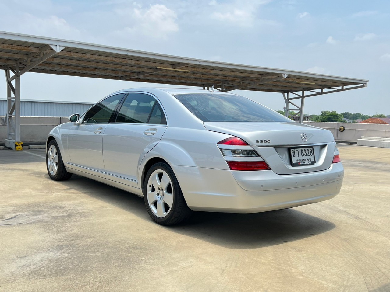 2008 Mercedes-Benz S-Class W221 S300 สีเงิน (รูปที่ 7)