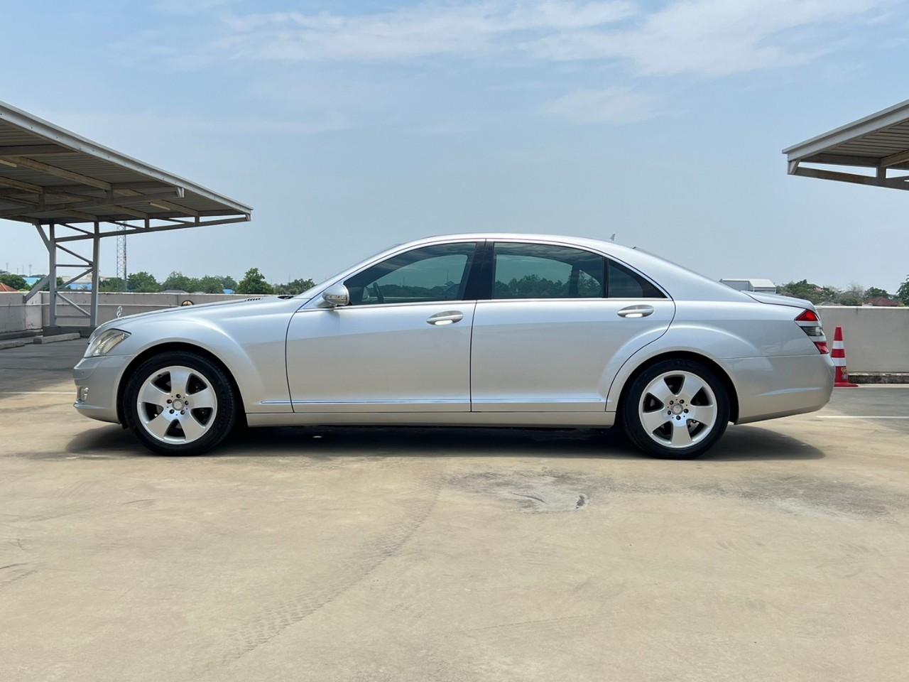2008 Mercedes-Benz S-Class W221 S300 สีเงิน (รูปที่ 5)