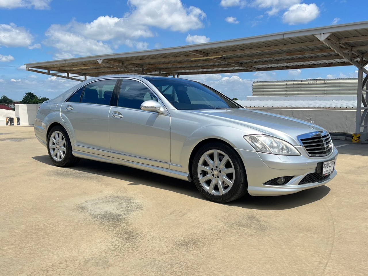 2007 Mercedes-Benz S-Class W221 S500 สีเงิน (รูปที่ 4)