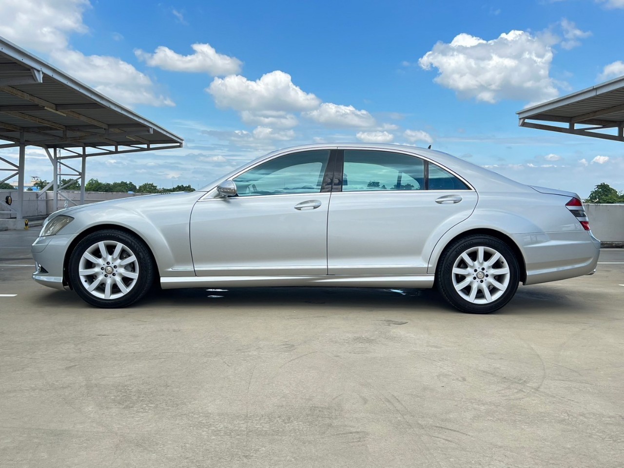 2007 Mercedes-Benz S-Class W221 S500 สีเงิน (รูปที่ 5)