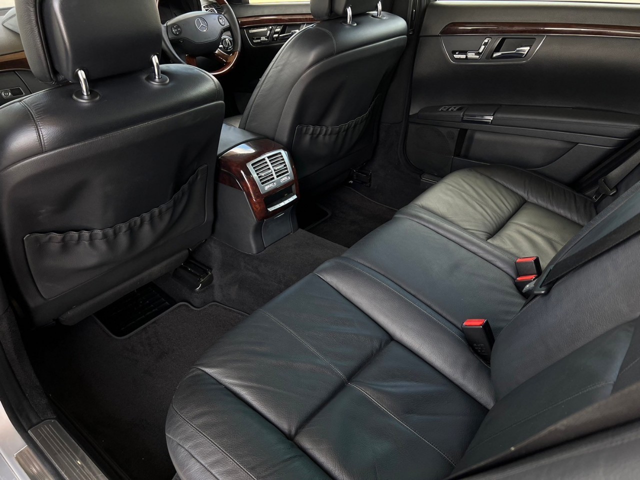 2007 Mercedes-Benz S-Class W221 S500 สีเงิน (รูปที่ 17)