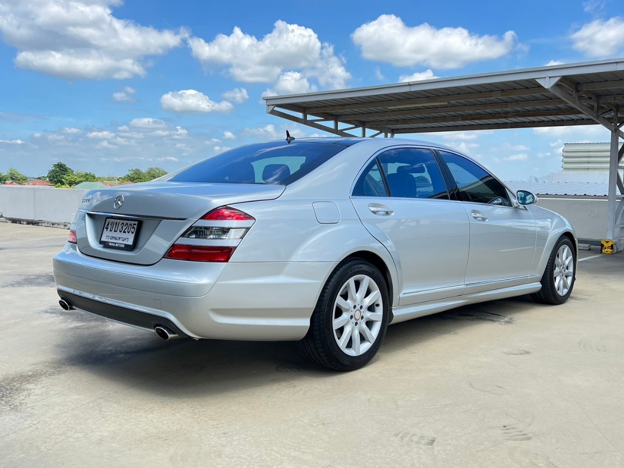 2007 Mercedes-Benz S-Class W221 S500 สีเงิน (รูปที่ 6)