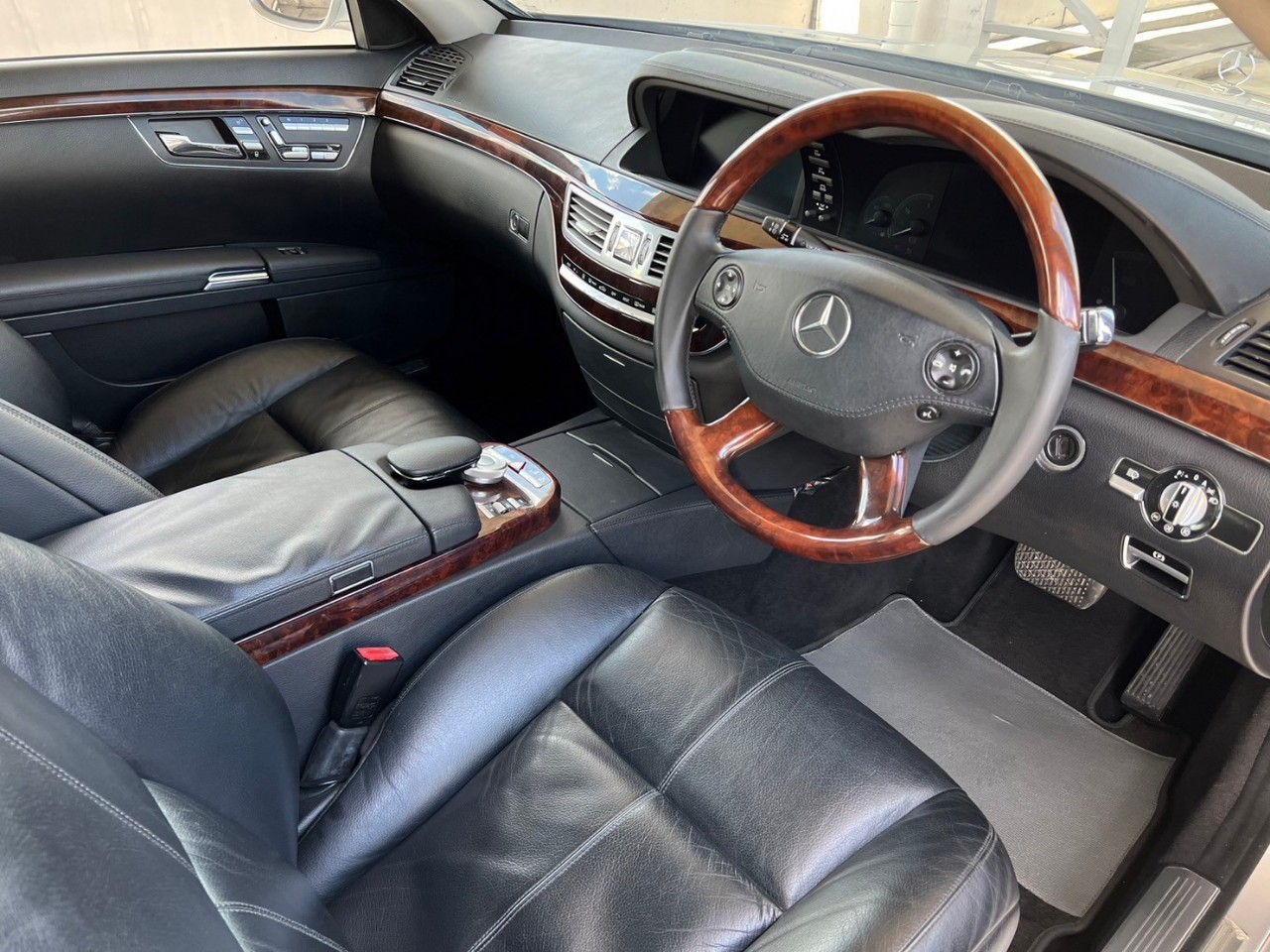 2007 Mercedes-Benz S-Class W221 S500 สีเงิน (รูปที่ 9)