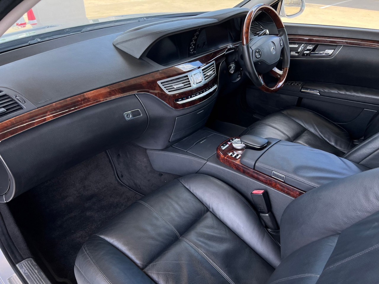 2007 Mercedes-Benz S-Class W221 S500 สีเงิน (รูปที่ 11)
