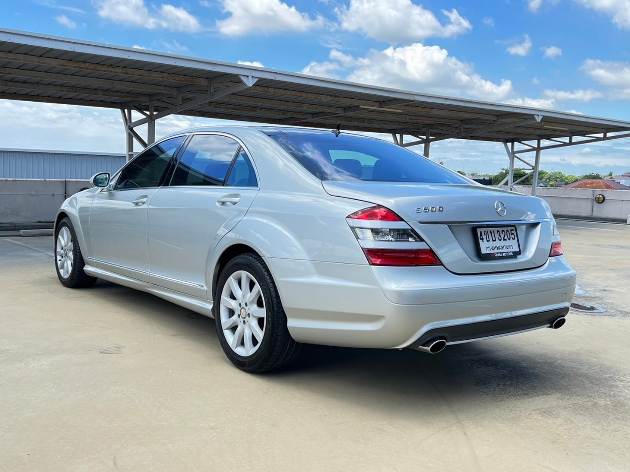 2007 Mercedes-Benz S-Class W221 S500 สีเงิน (รูปที่ 8)