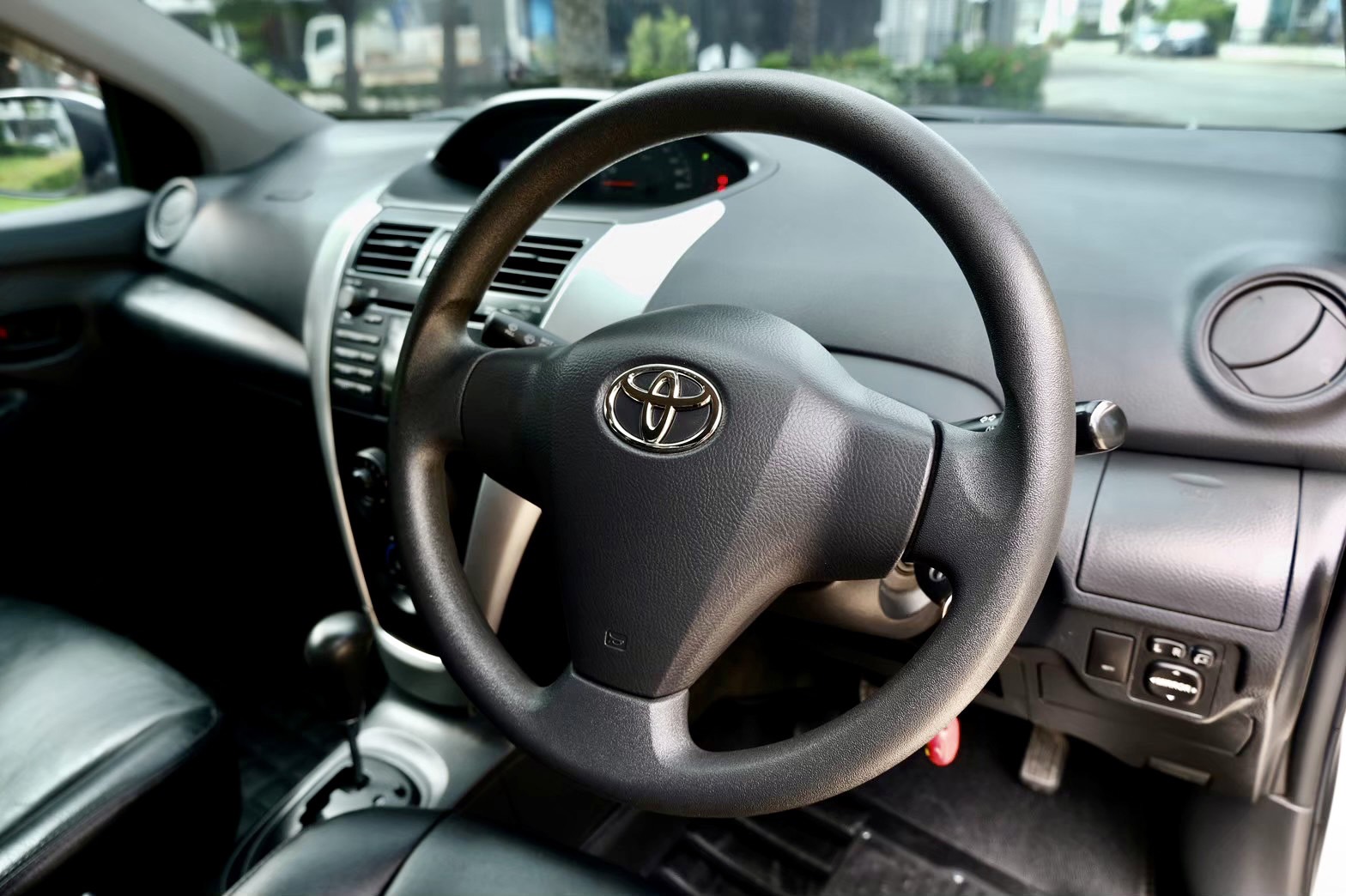 Toyota vios 1.5E ออโต้ เบนซิน ปี2010 สีขาว (รูปที่ 6)