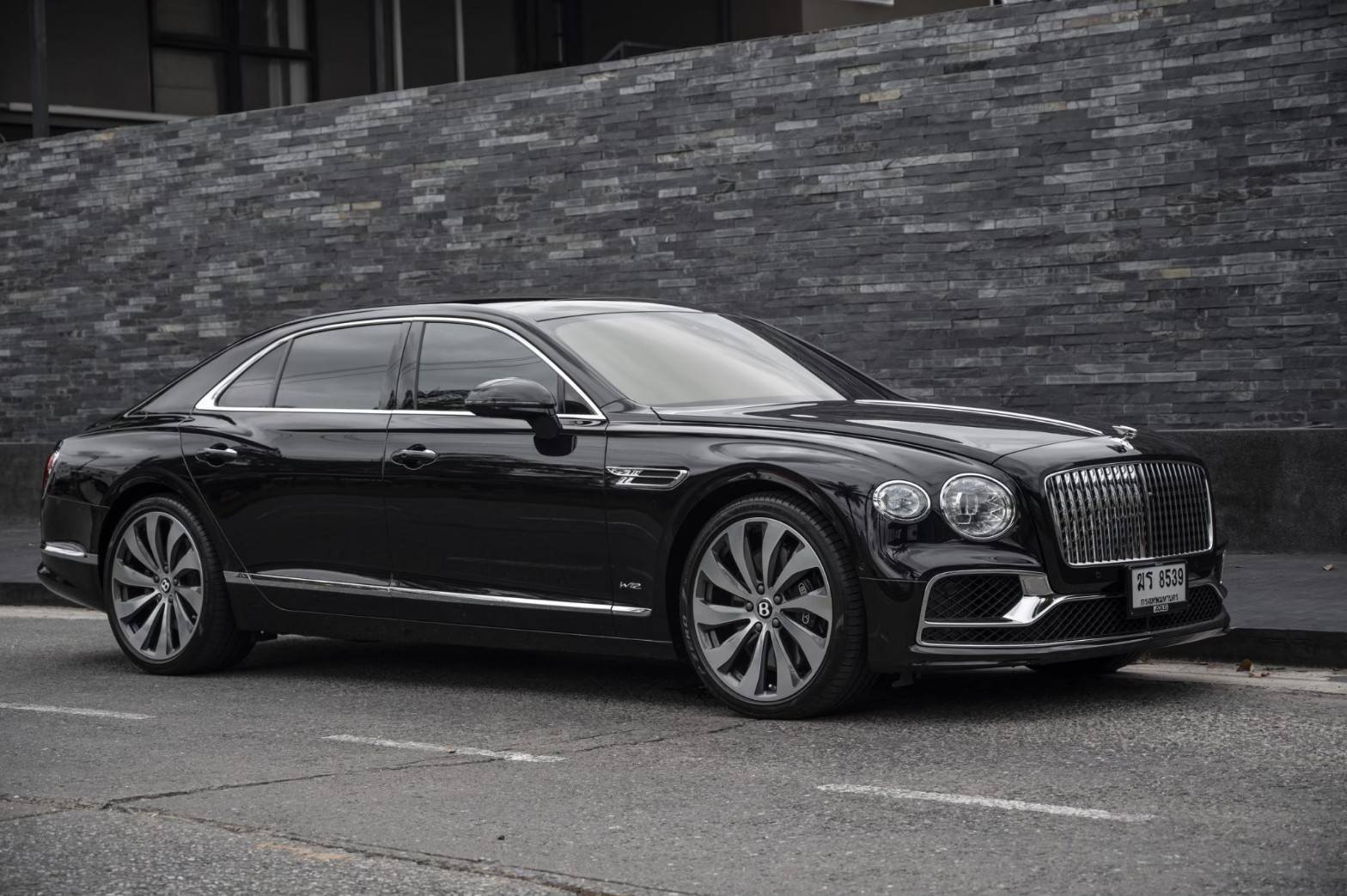 2021 Bentley Turbo R สีดำ (รูปที่ 4)