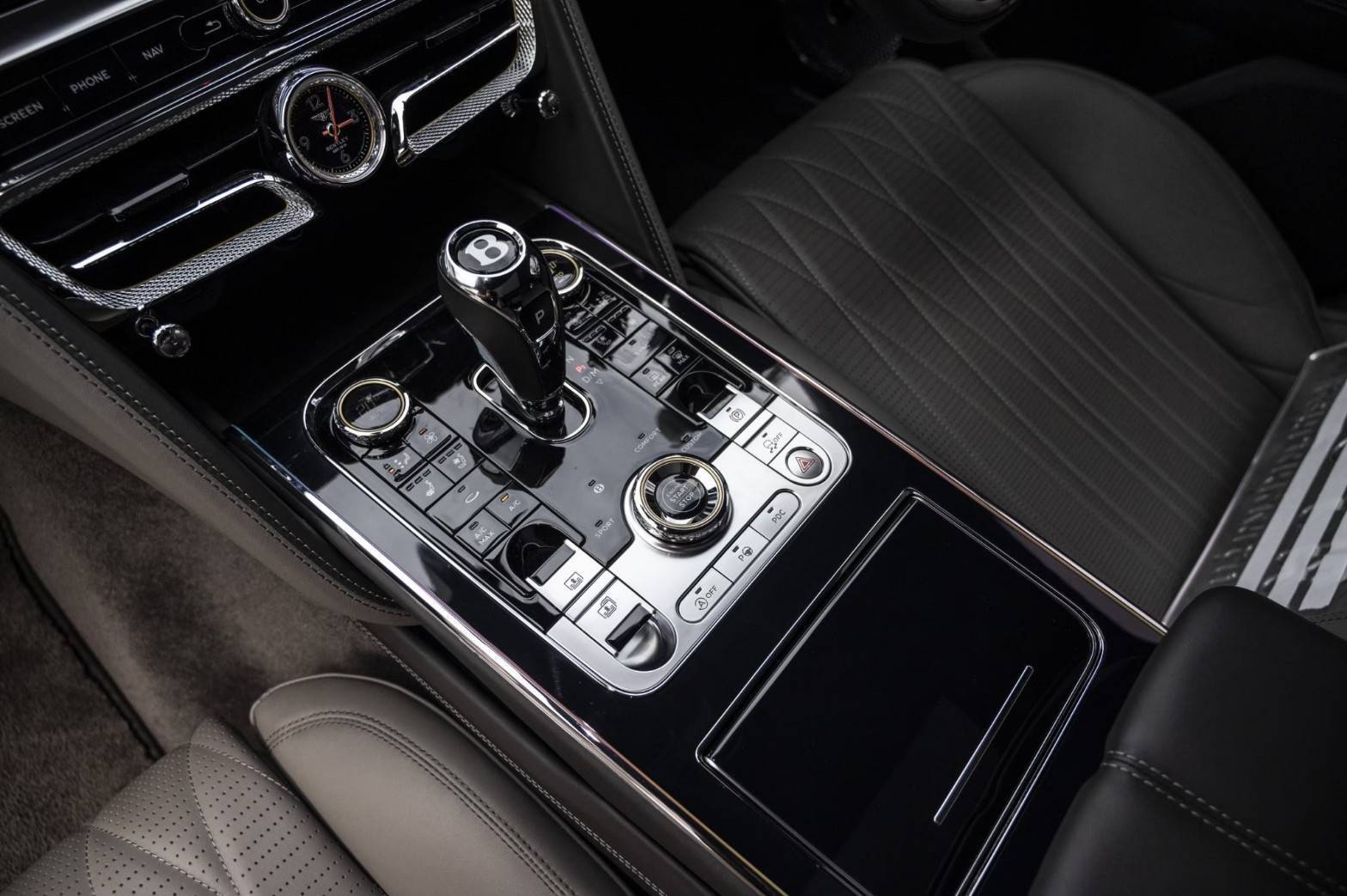 2021 Bentley Turbo R สีดำ (รูปที่ 13)