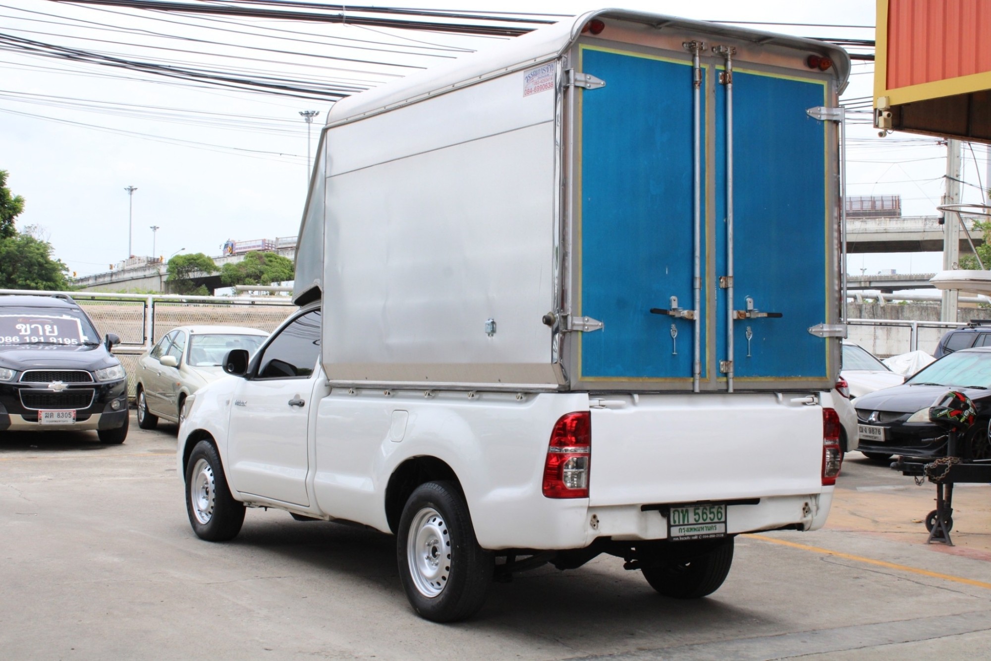 2014 Toyota Hilux Vigo CHAMP 2.5 J SINGLE MT สีขาว พร้อมหลังคาตู้ทึบของใหม่ ขนาด 2.10เมตร พร้อมใช้งานเชิงพานิชย์ทุกประเภท เอาไปรวยแน่นอน จัดได้เต็ม (รูปที่ 3)