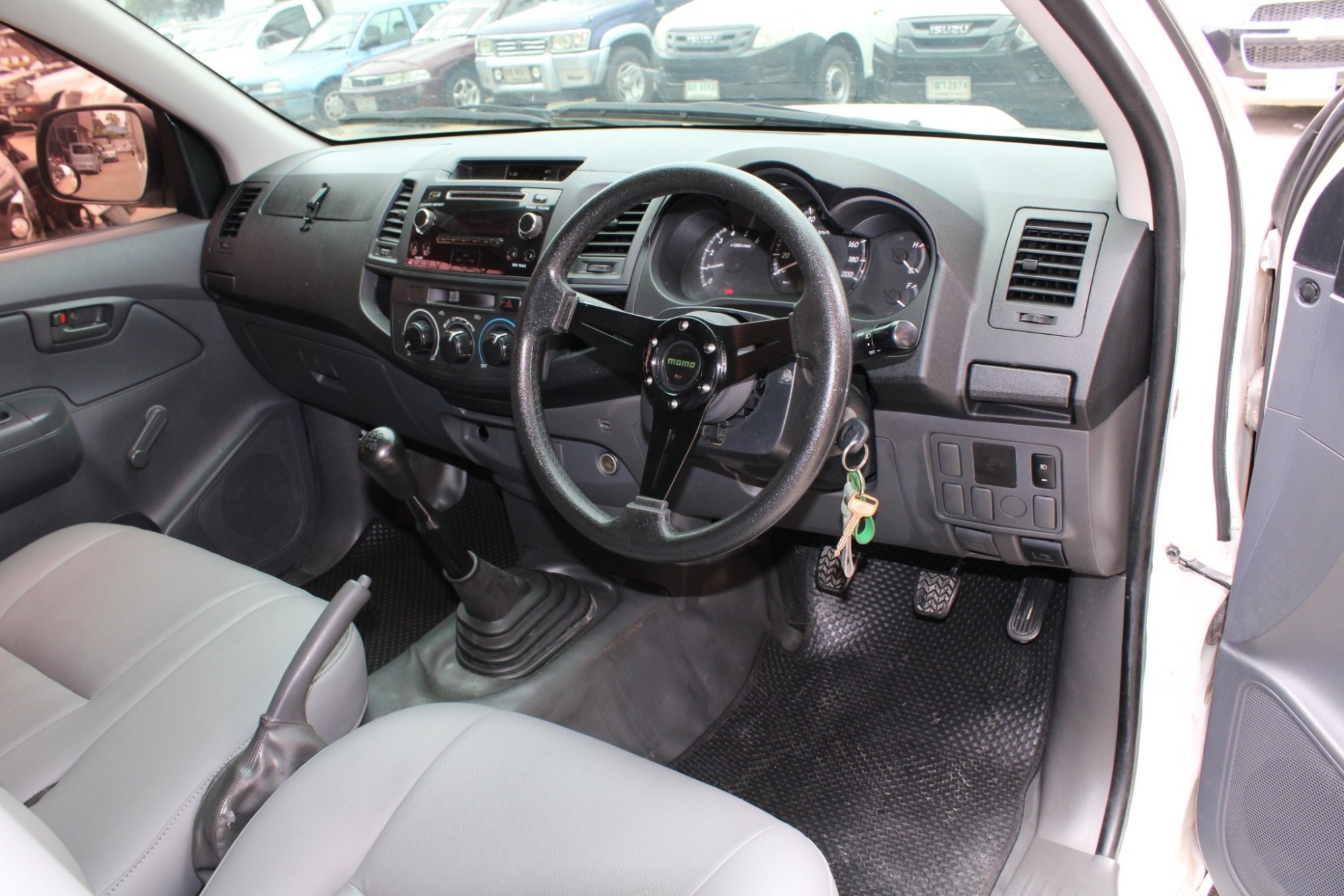 2014 Toyota Hilux Vigo CHAMP 2.5 J SINGLE MT สีขาว พร้อมหลังคาตู้ทึบของใหม่ ขนาด 2.10เมตร พร้อมใช้งานเชิงพานิชย์ทุกประเภท เอาไปรวยแน่นอน จัดได้เต็ม (รูปที่ 12)