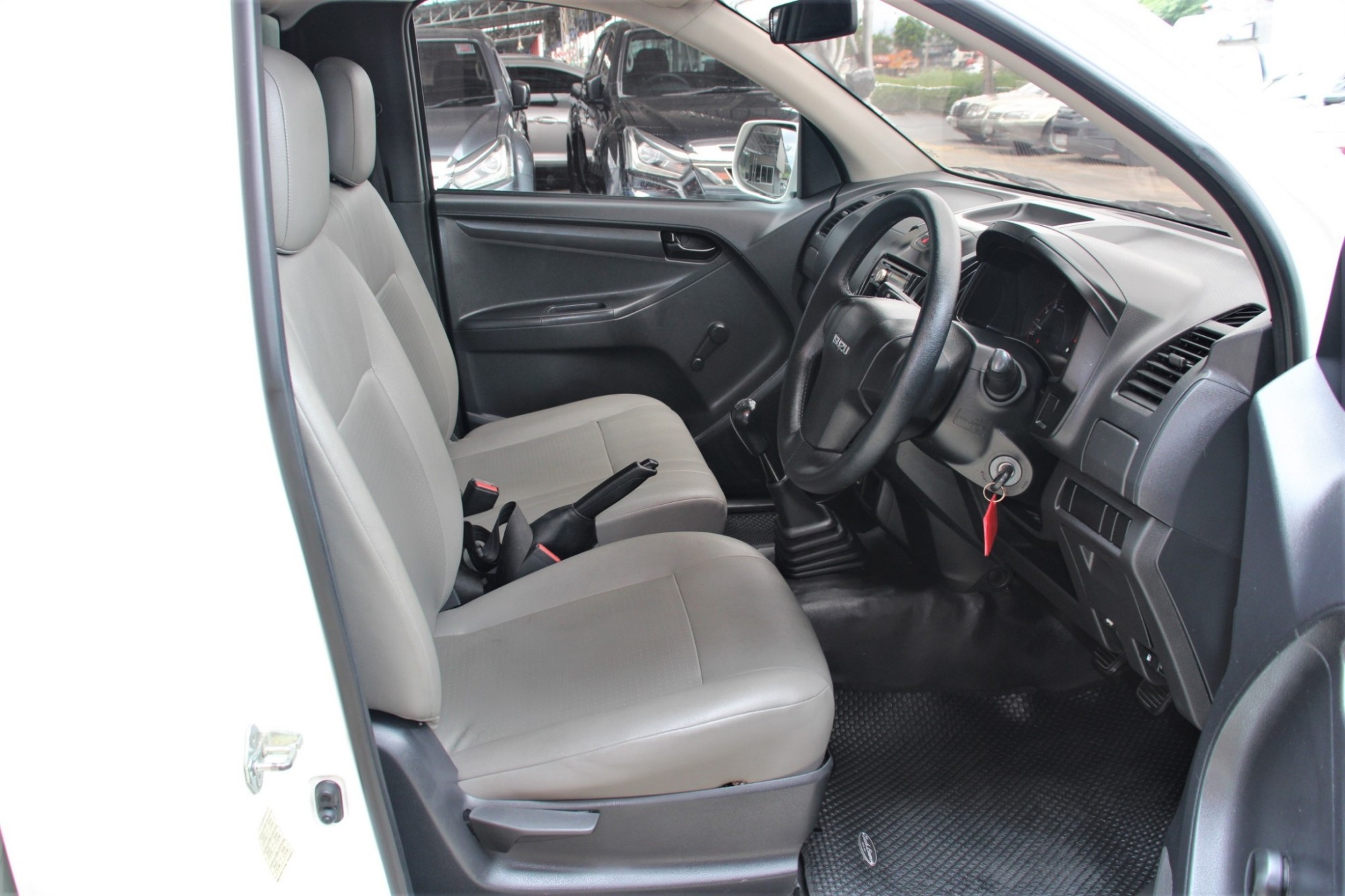 👉 ฟรีดาวน์ 👉 ดอกเบี้ย 0 % 1 ปี 👉ขับฟรี 3 เดือน 2017 Isuzu D-Max 1.9 S SPARK Single Cab MT 6 Speed สีขาว พร้อมตู้ทึบ 2.1 เมตร (รูปที่ 6)