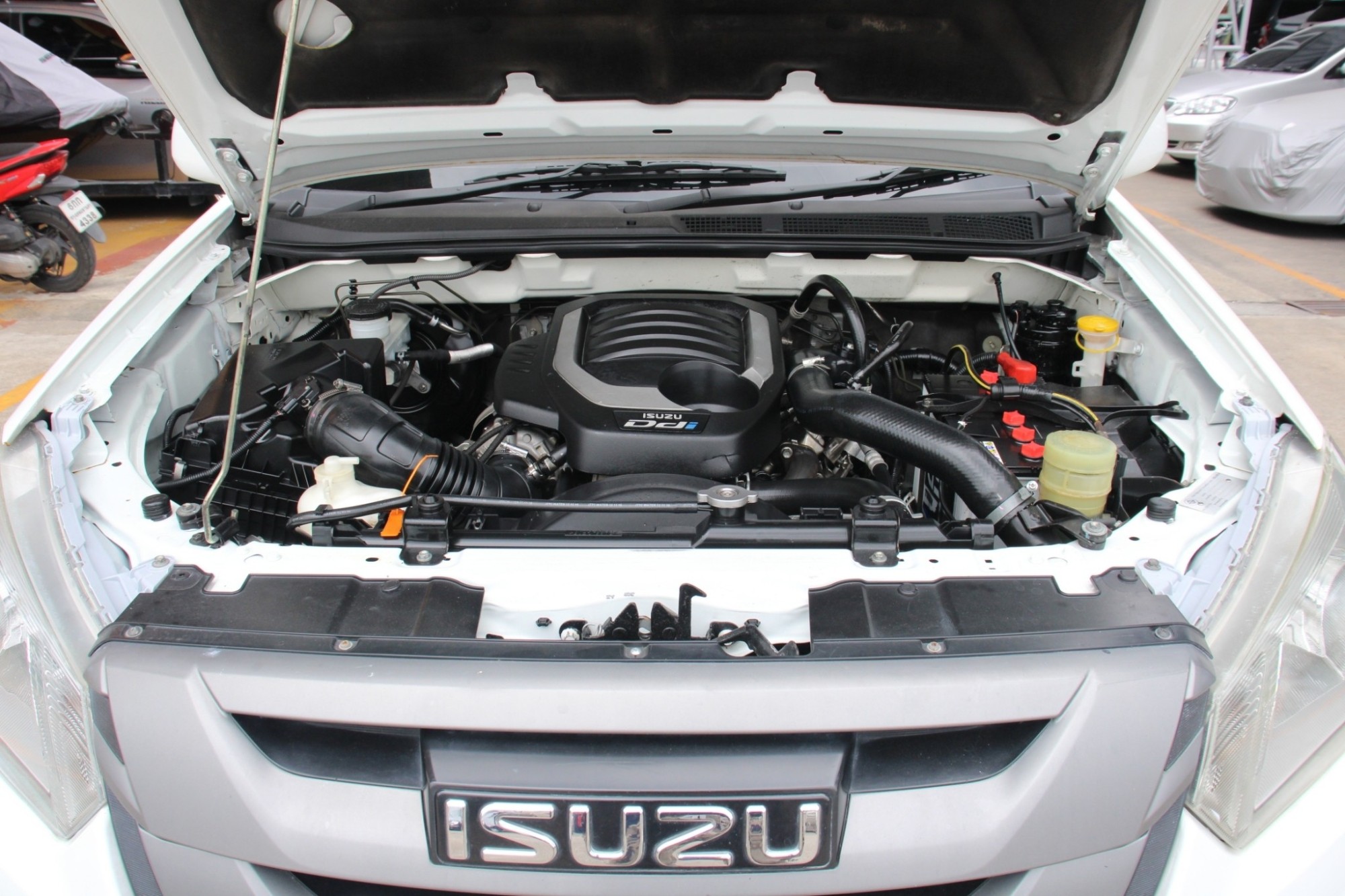 👉 ฟรีดาวน์ 👉 ดอกเบี้ย 0 % 1 ปี 👉ขับฟรี 3 เดือน 2017 Isuzu D-Max 1.9 S SPARK Single Cab MT 6 Speed สีขาว พร้อมตู้ทึบ 2.1 เมตร (รูปที่ 10)