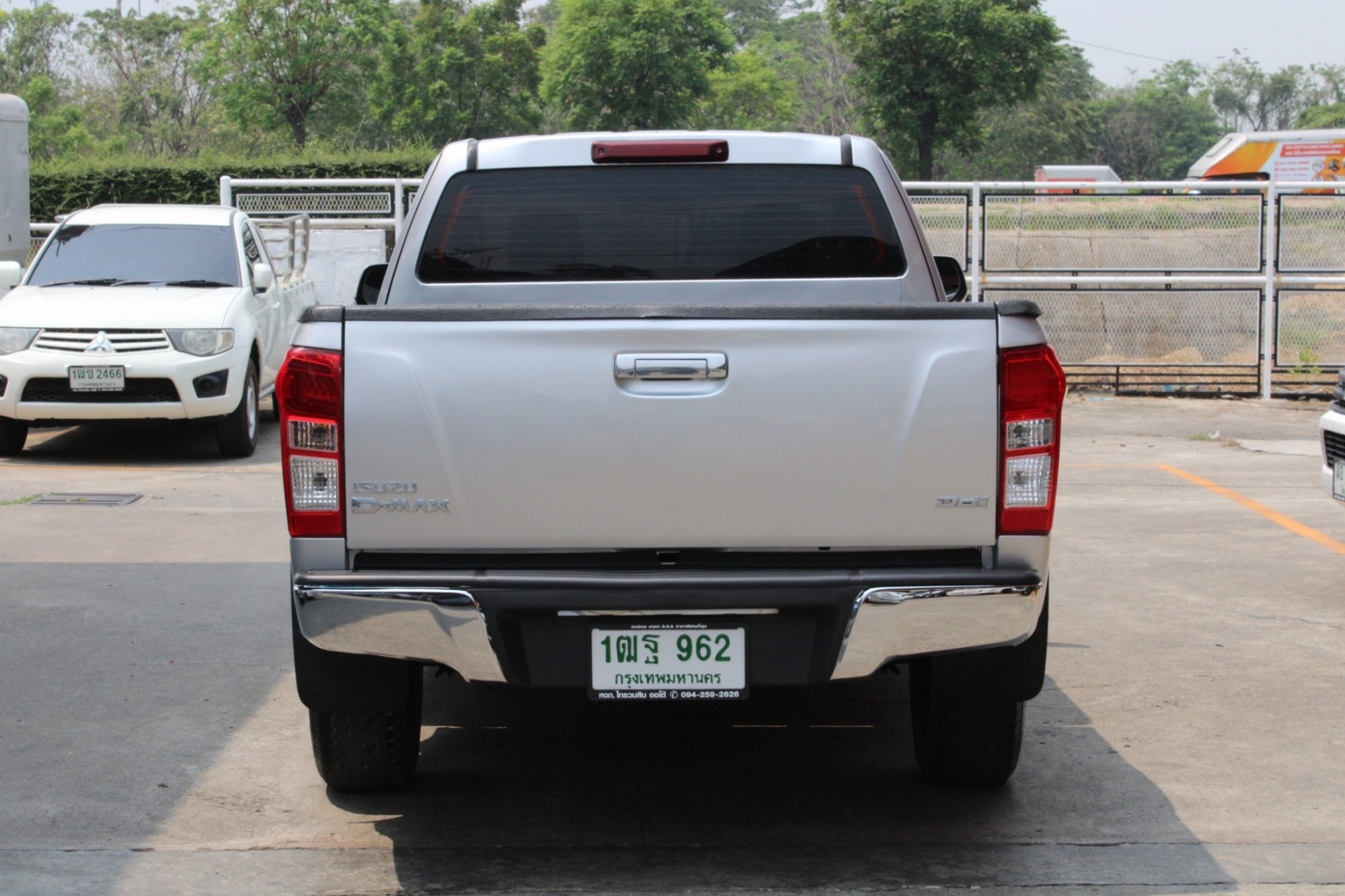 ฟรีดาวน์จัดท่วม ซื้อสดไม่มีVat ผ่อน 6xxx 2014 Isuzu D-Max Hi-Lander SPACE CAB 2.5 L M/T สีบรอนซ์เงิน เกียร์ธรรมดา ตัวสูง แคปเปิดได้ มือเดียวออกห้าง (รูปที่ 9)