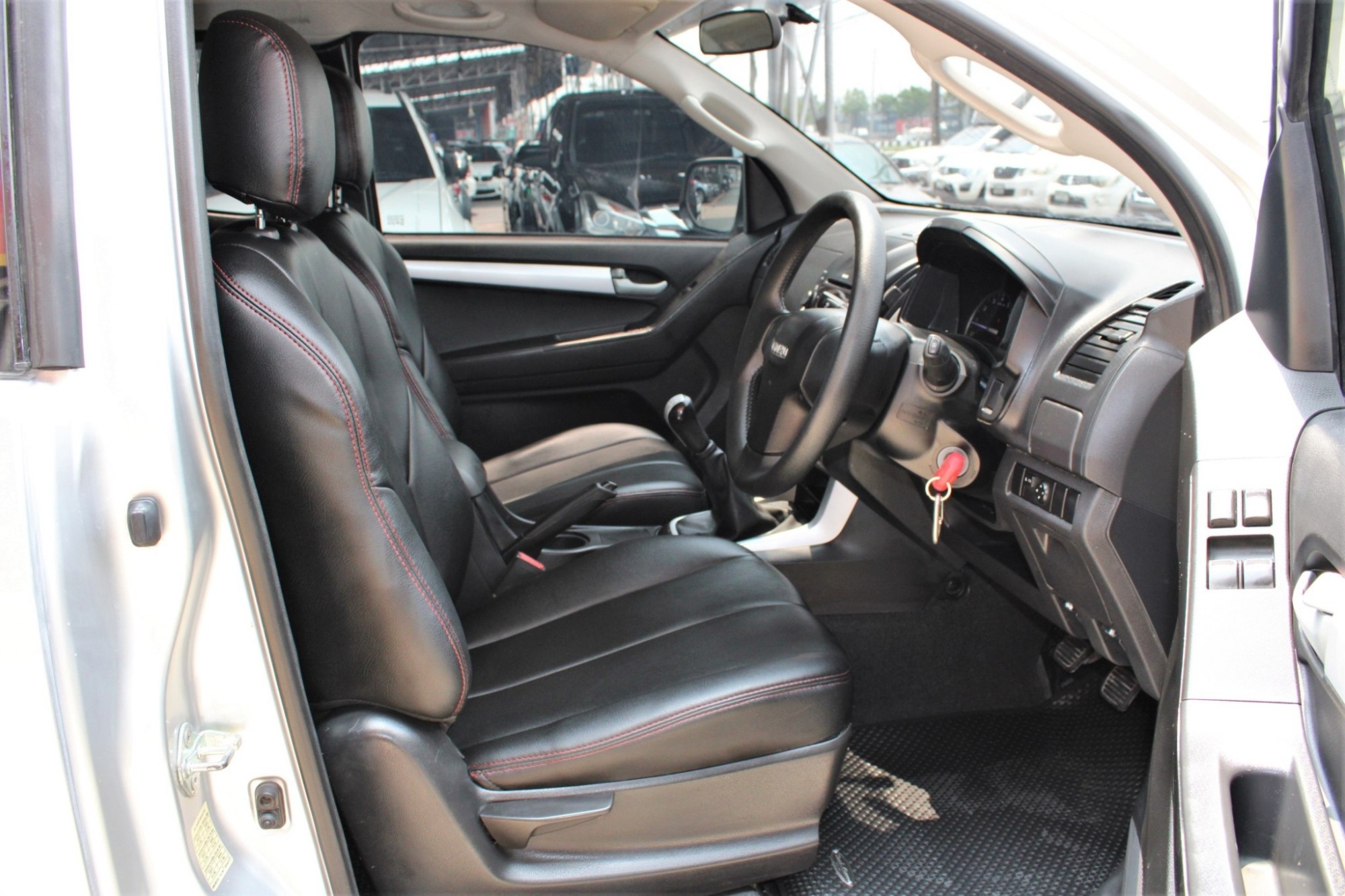 ฟรีดาวน์จัดท่วม ซื้อสดไม่มีVat ผ่อน 6xxx 2014 Isuzu D-Max Hi-Lander SPACE CAB 2.5 L M/T สีบรอนซ์เงิน เกียร์ธรรมดา ตัวสูง แคปเปิดได้ มือเดียวออกห้าง (รูปที่ 7)