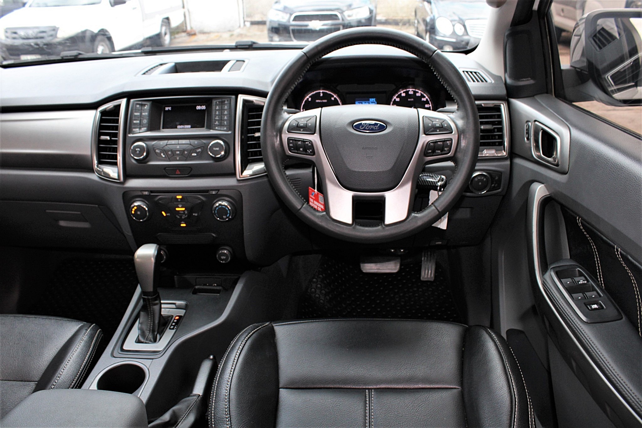 จัดได้ถึง 520000 ออกรถ0บาท 2016 Ford Ranger 2.2 XLT DOUBLE CAB Hi-Rider AT สีขาว เกียร์ออโต้ มือเดียวออกห้าง (รูปที่ 12)