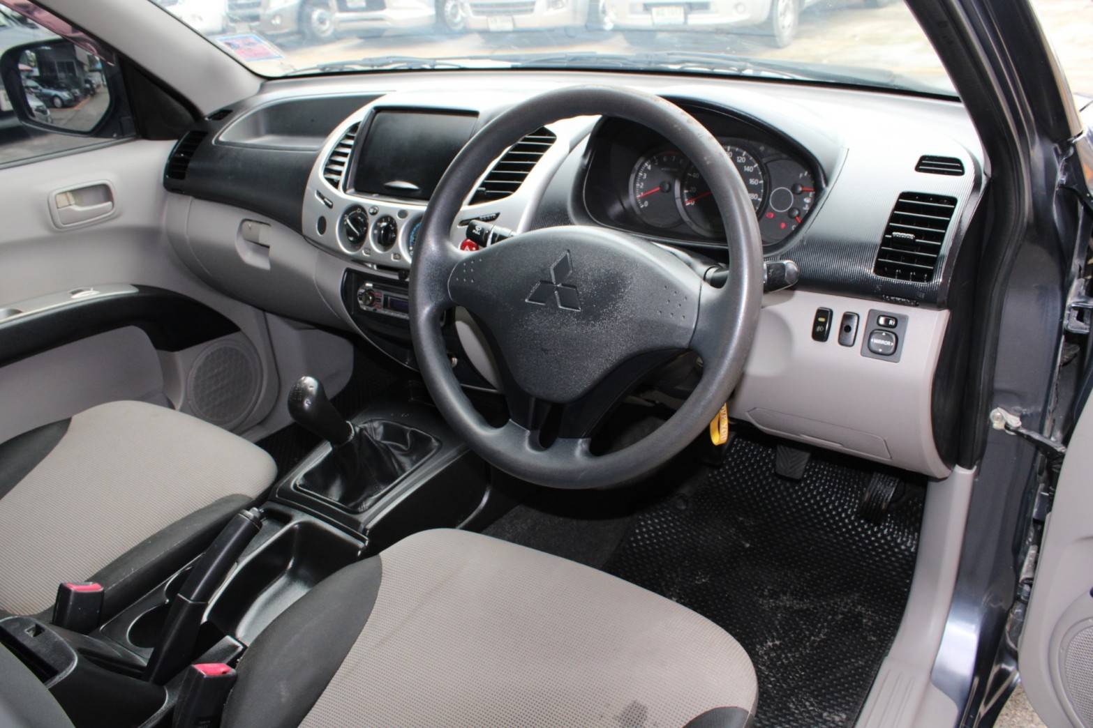 กะบะแคปผ่อน3000 ประวัติดีฟรีดาวน์ ออกรถ 0 บาท 2010 Mitsubishi Triton 2.4 GLX MEGA CAB MT สีน้ำเงิน เกียร์ธรรมดา เบนซิล (รูปที่ 3)