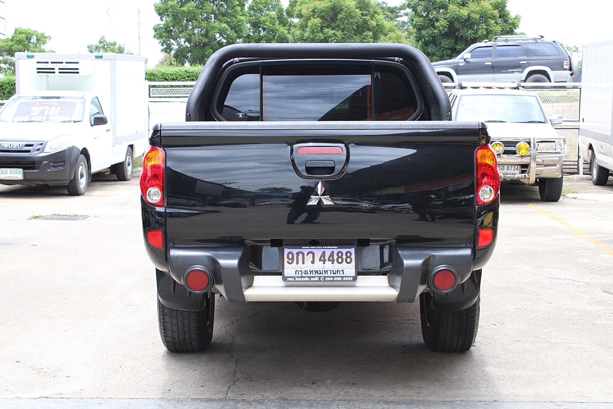 4x4 Mitsubishi Triton 2.5 DOUBLE CAB GLS 4WD AT สีดำ เกียร์ออโต้ 4ประตู