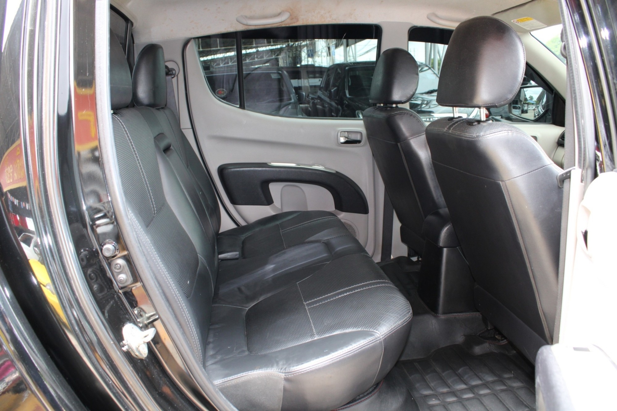 4x4 Mitsubishi Triton 2.5 DOUBLE CAB GLS 4WD AT สีดำ เกียร์ออโต้ 4ประตู (รูปที่ 7)