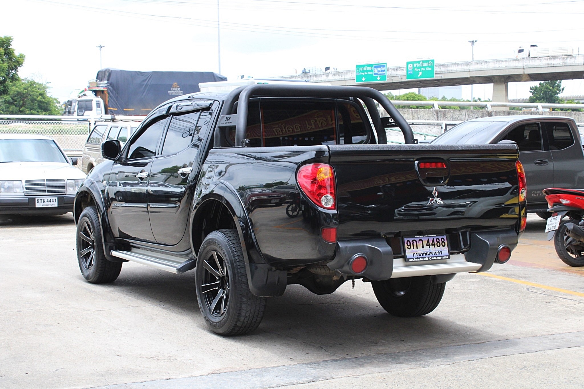4x4 Mitsubishi Triton 2.5 DOUBLE CAB GLS 4WD AT สีดำ เกียร์ออโต้ 4ประตู (รูปที่ 13)