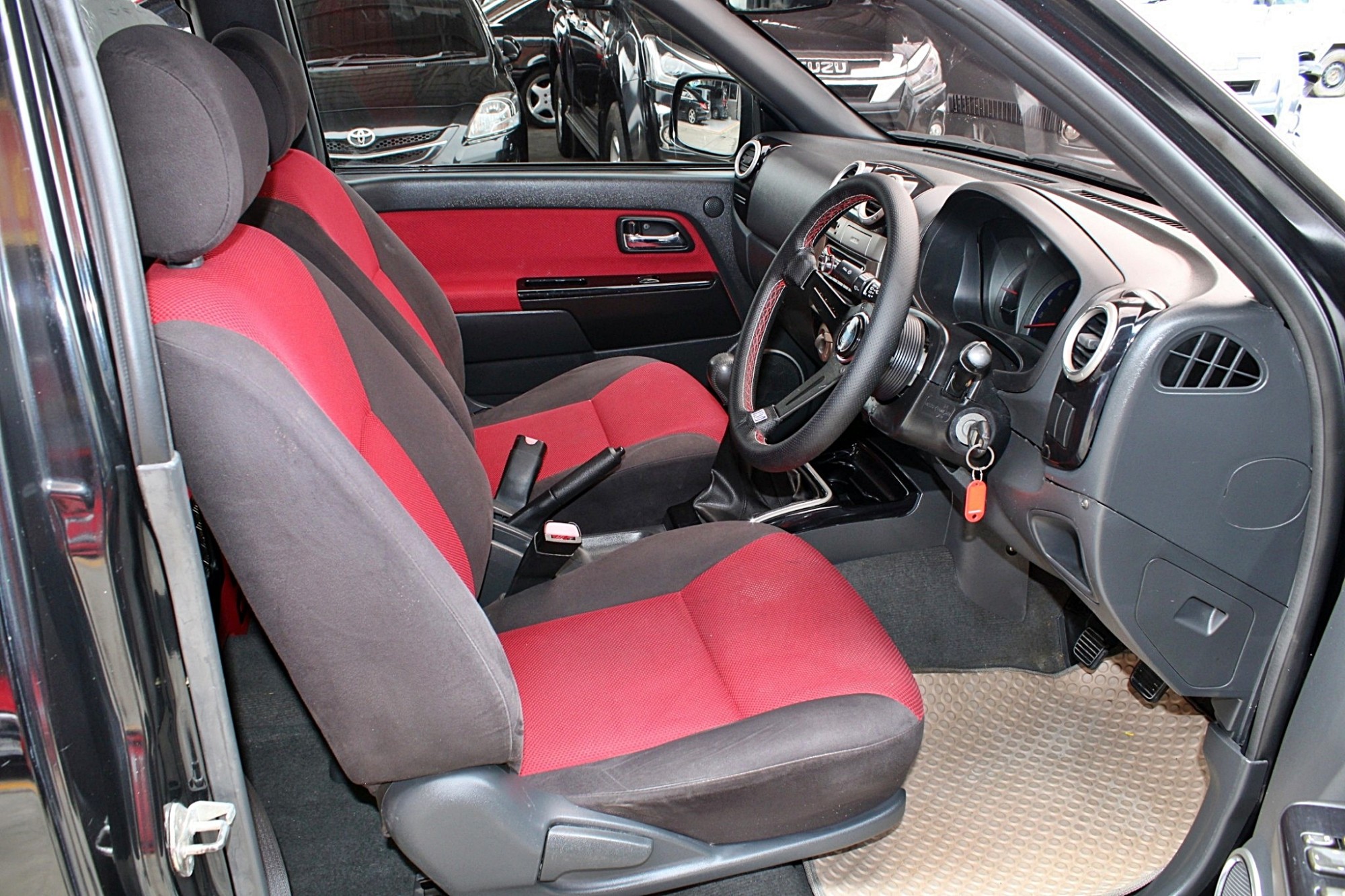 จะสิ้นปีแล้ว ได้รถใช้หรือยังครับ ออกรถ 0 บาท จัดได้ท่วม 2011 ISUZU D-MAX SPACE CAB 2.5 X-SERIES MT สีดำ เกียร์ธรรมดา เครืองเสียงชุดใหญ่ (รูปที่ 14)