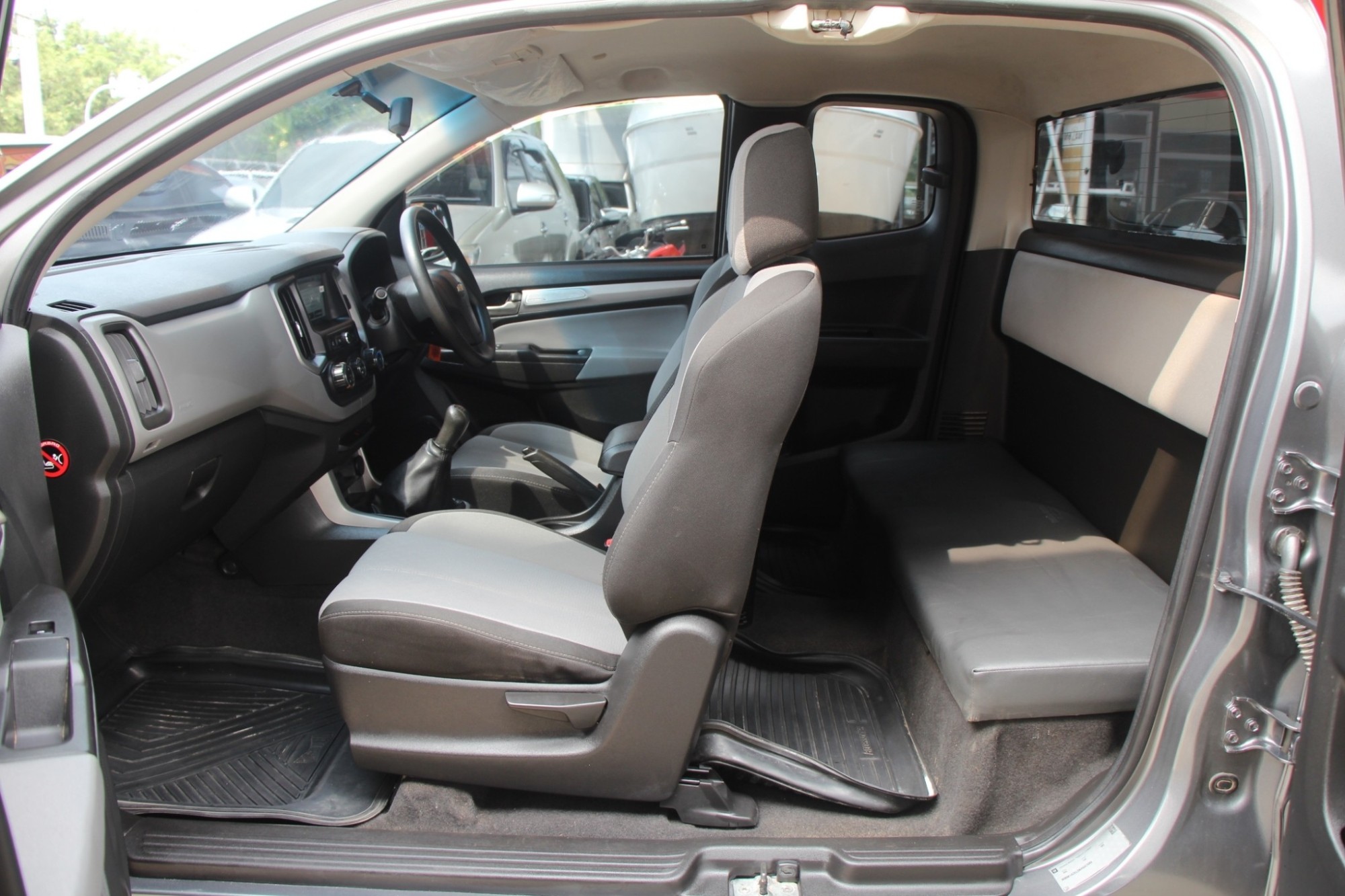 2019 Chevrolet Colorado Flex Cab 2.5 LT สีเทา เกียร์ธรรมดา 6 เกียร์ แคปเปิดได้ (รูปที่ 10)