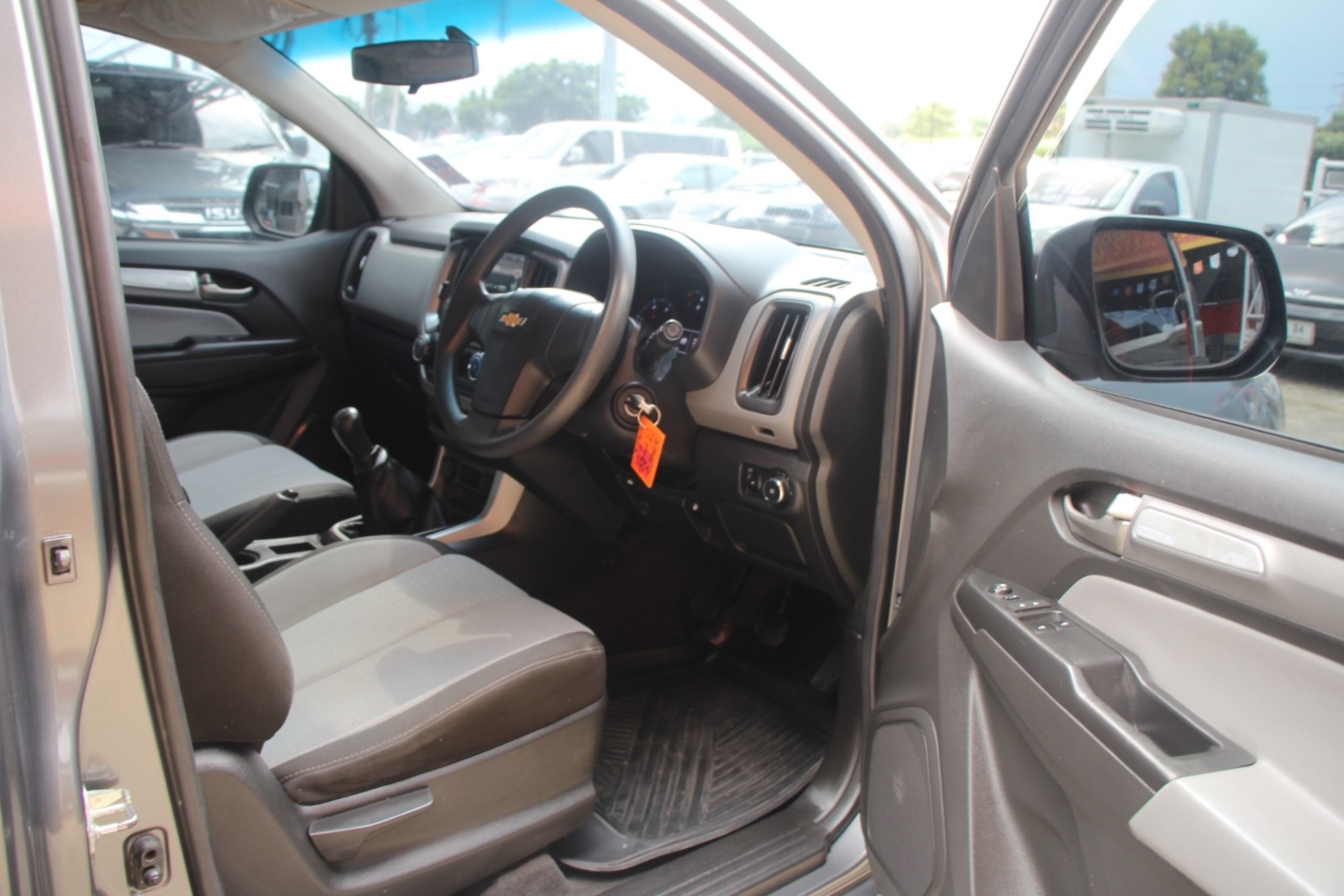 2019 Chevrolet Colorado Flex Cab 2.5 LT สีเทา เกียร์ธรรมดา 6 เกียร์ แคปเปิดได้ (รูปที่ 11)