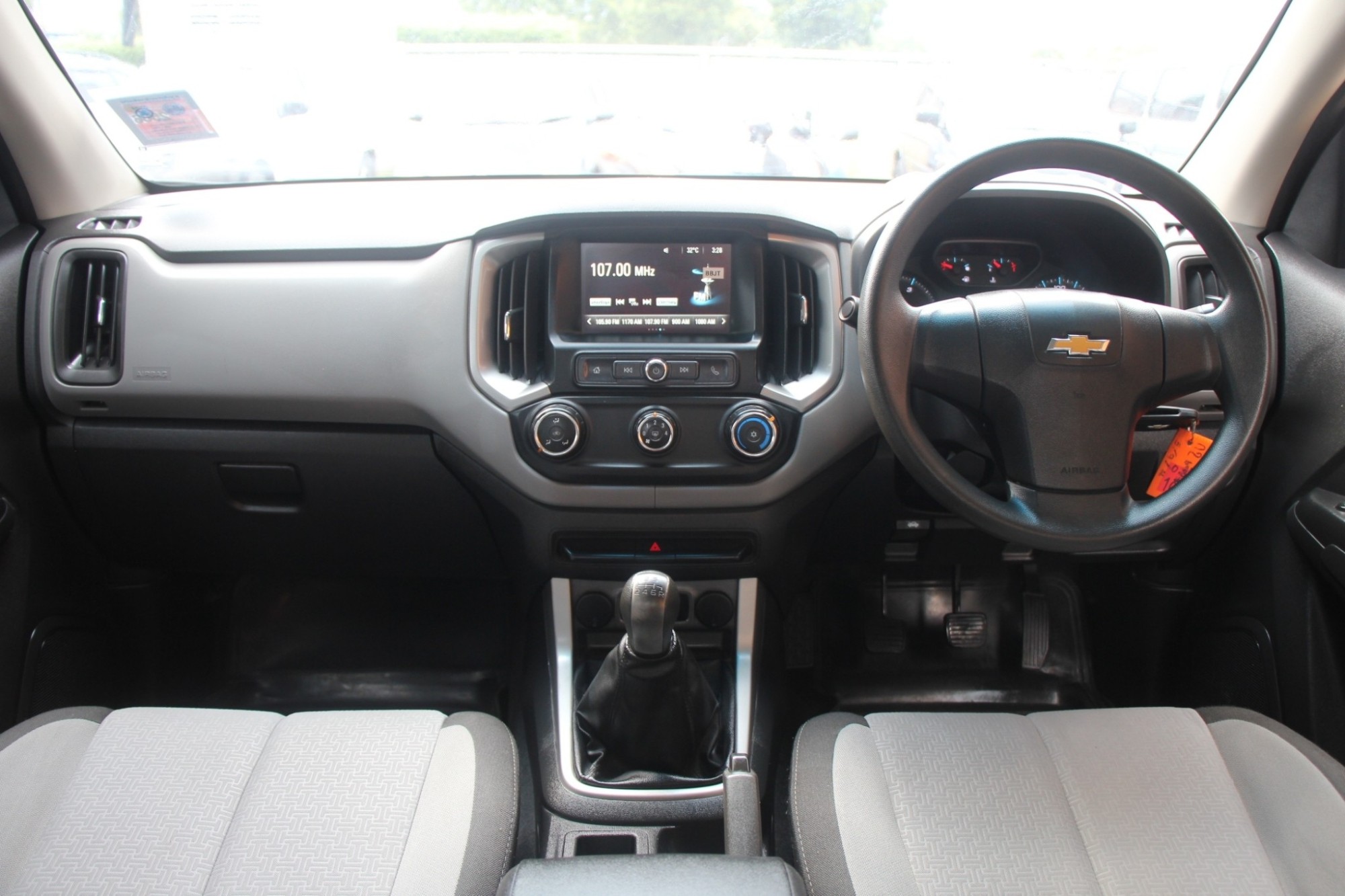 2019 Chevrolet Colorado Flex Cab 2.5 LT สีเทา เกียร์ธรรมดา 6 เกียร์ แคปเปิดได้ (รูปที่ 12)