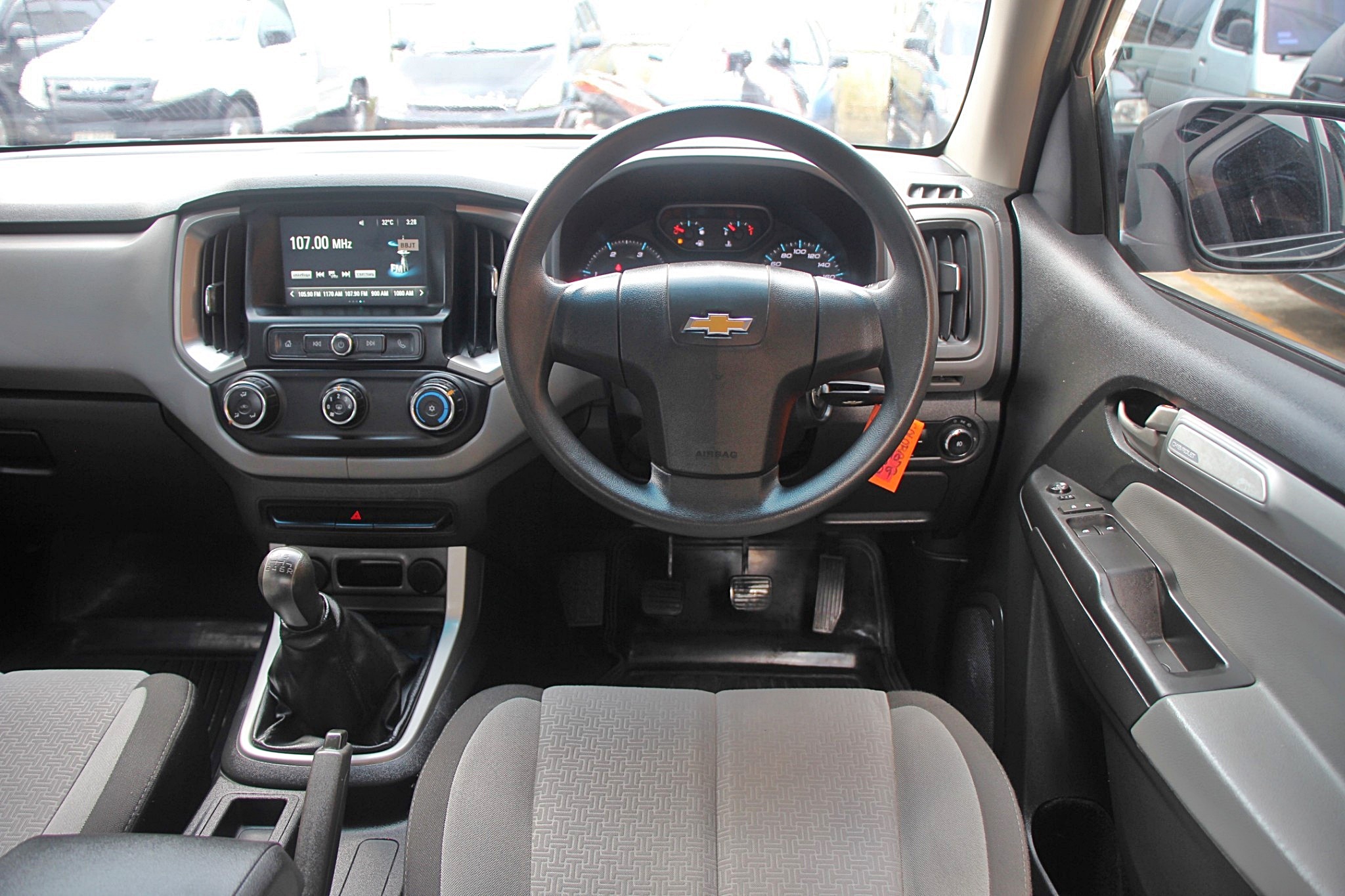 2019 Chevrolet Colorado Flex Cab 2.5 LT สีเทา เกียร์ธรรมดา 6 เกียร์ แคปเปิดได้ (รูปที่ 14)
