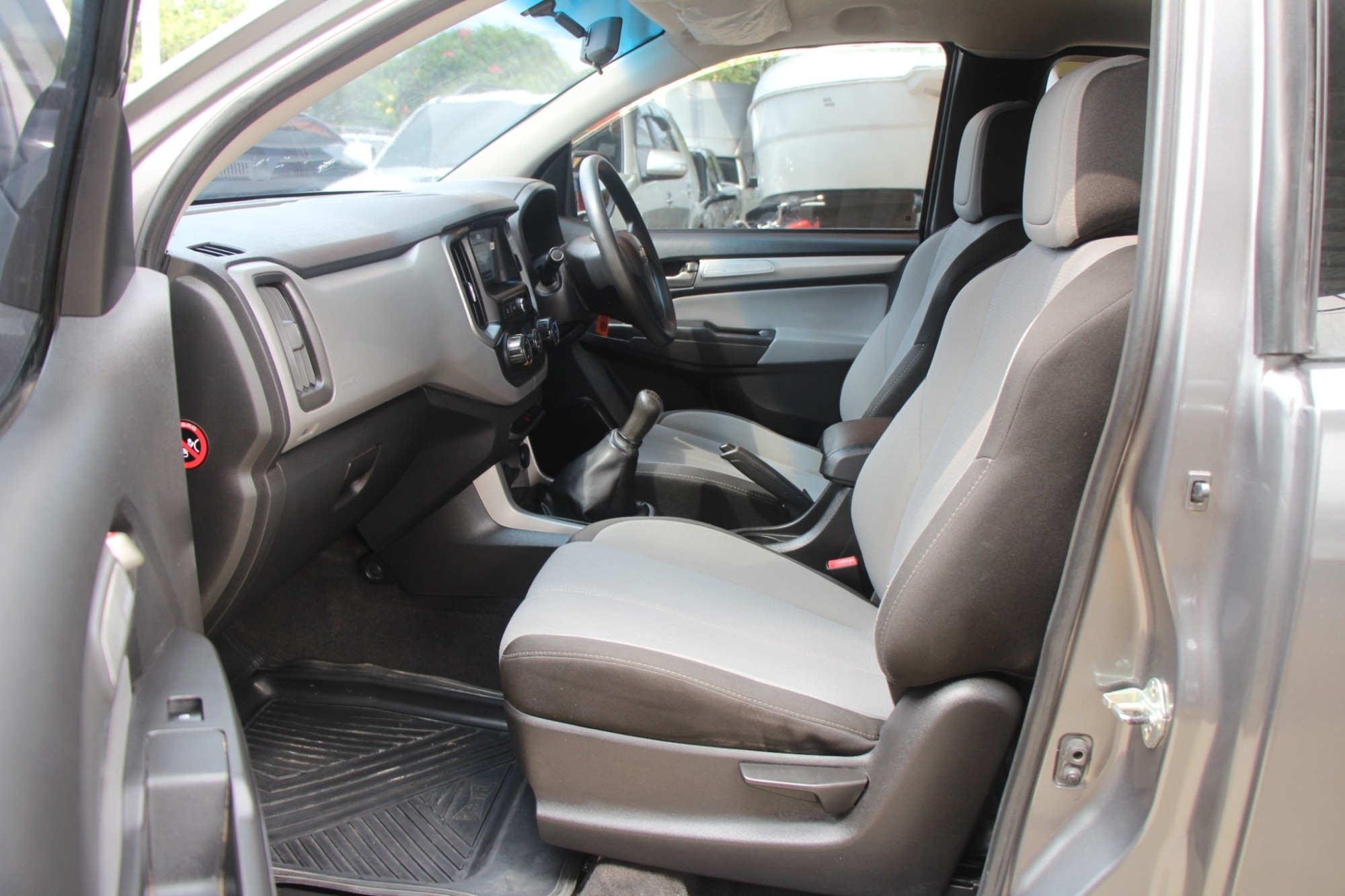 2019 Chevrolet Colorado Flex Cab 2.5 LT สีเทา เกียร์ธรรมดา 6 เกียร์ แคปเปิดได้ (รูปที่ 4)