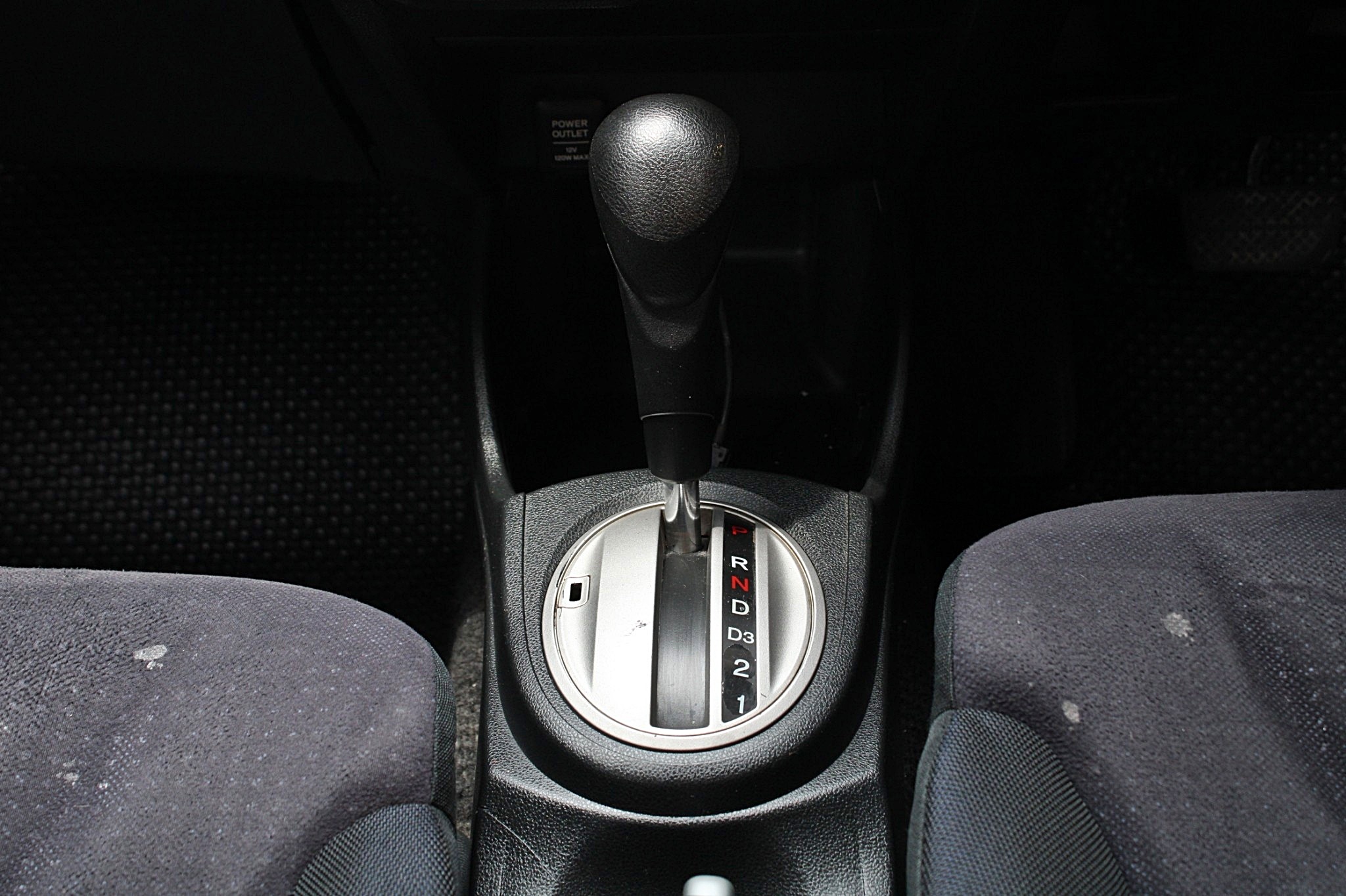 ผ่อน 4xxx 2009 Honda Jazz 1.5 V i-VTEC AT สีแดงนกแก้ว เกียร์ออโต้ ทรงดีสีใหม่ ไม่มีชนอุบัติเหตุหนัก ภายในเดิม เครื่องเดิมๆ (รูปที่ 13)