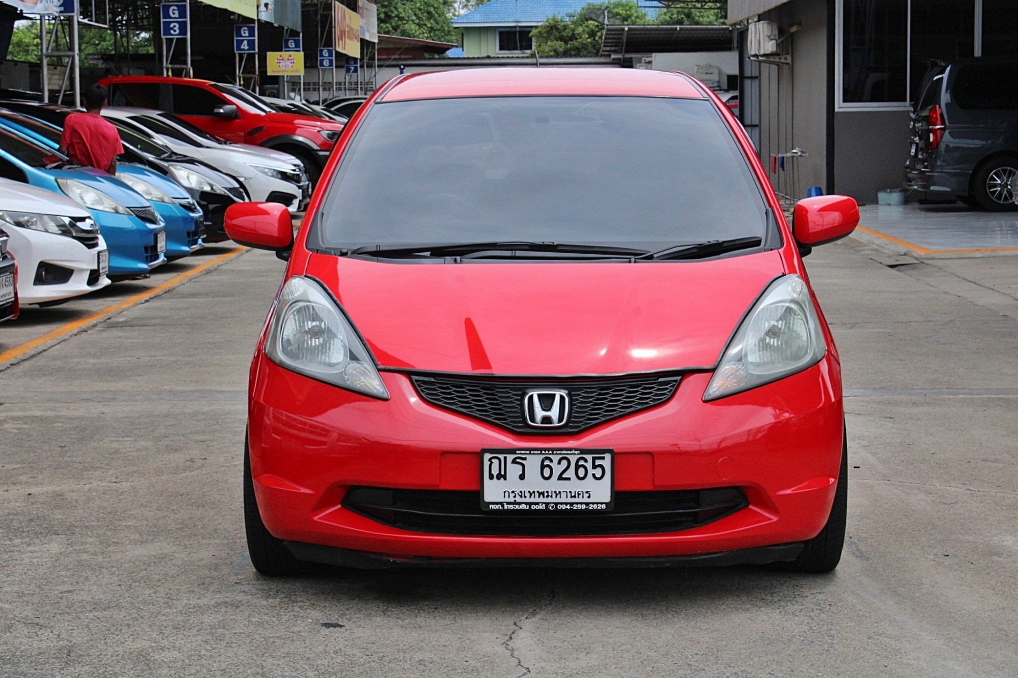 ผ่อน 4xxx 2009 Honda Jazz 1.5 V i-VTEC AT สีแดงนกแก้ว เกียร์ออโต้ ทรงดีสีใหม่ ไม่มีชนอุบัติเหตุหนัก ภายในเดิม เครื่องเดิมๆ (รูปที่ 2)
