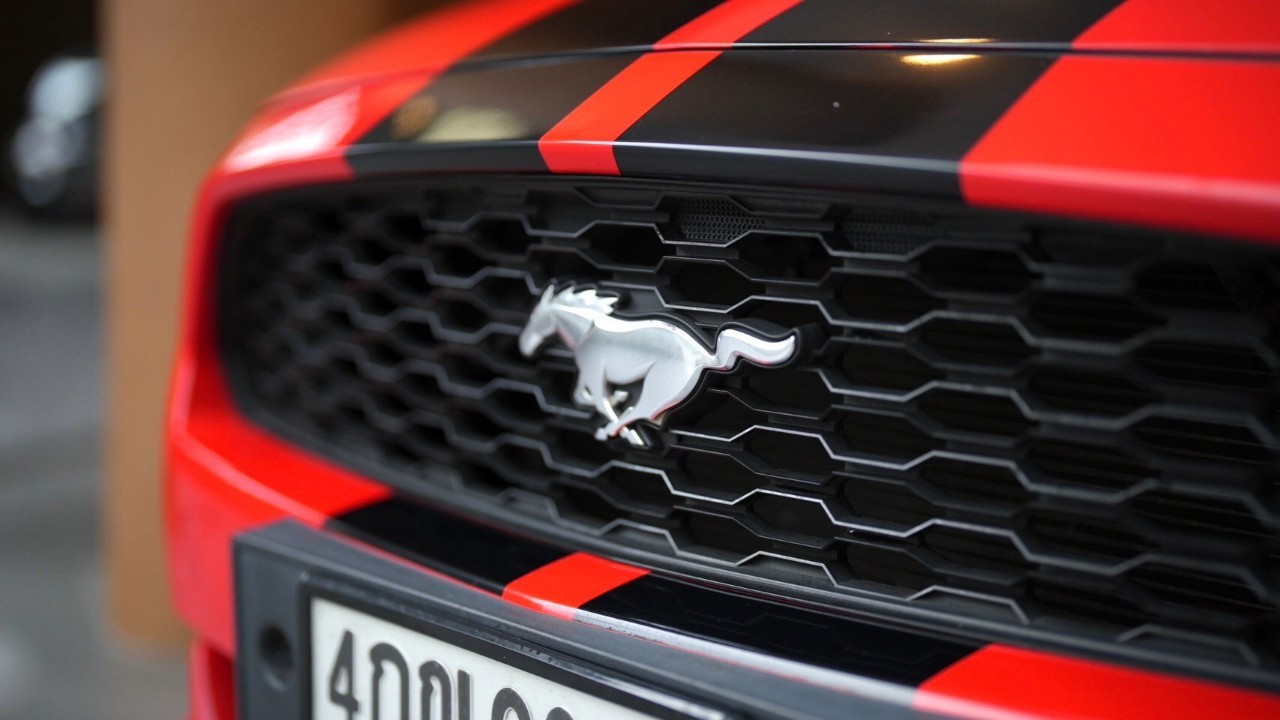 2016 Ford Mustang สีแดง (รูปที่ 4)
