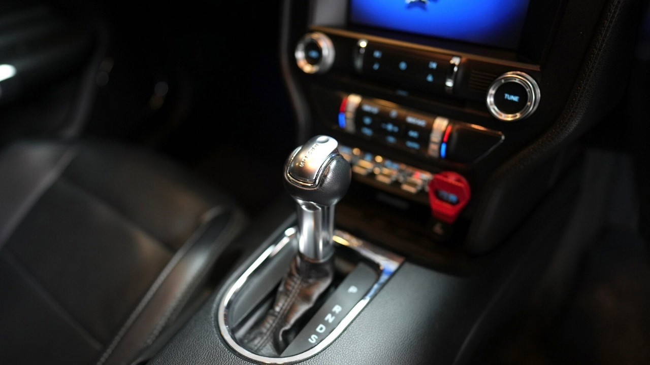 2016 Ford Mustang สีแดง (รูปที่ 11)