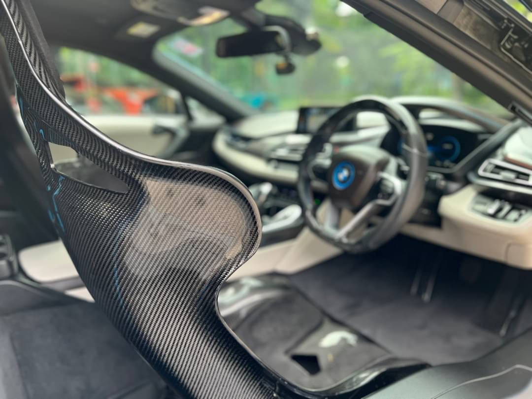 2016 BMW i8 สีน้ำเงิน (รูปที่ 13)