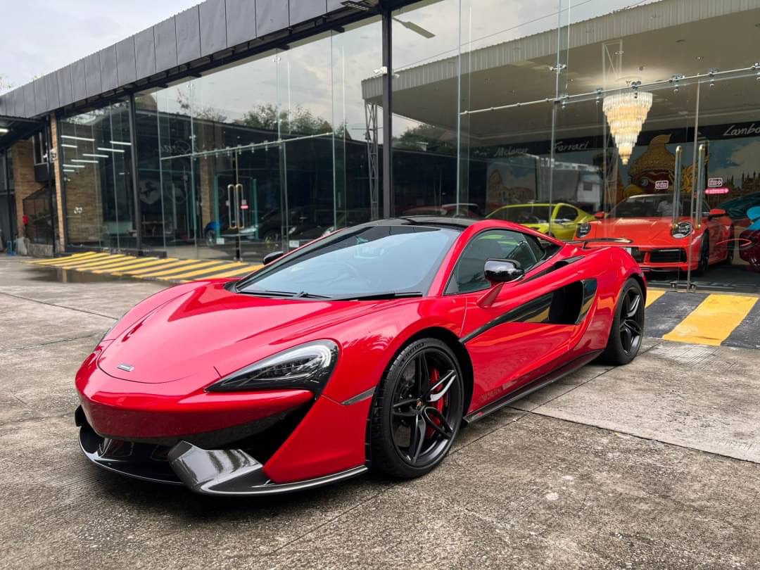 2016 McLaren 570S สีขาว