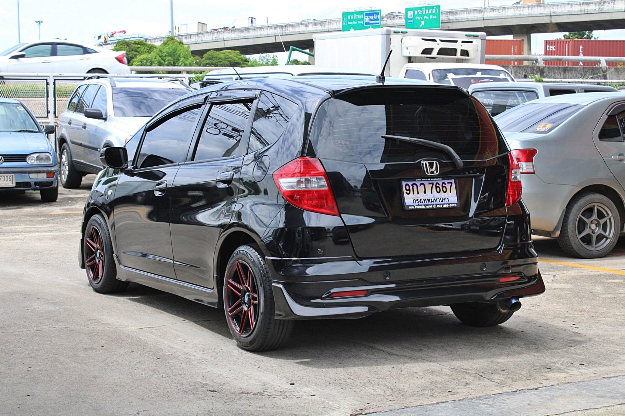 2012 Honda Jazz GE 1.5 V i-VTEC Hatchback AT สีดำ เกียร์ออโต้ CVT เบาะหนัง ภายในดำ Airbag Abs ดิสเบรค4ล้อ ไม่มีอุบัติเหตุ บอดี้สวยครับ (รูปที่ 5)