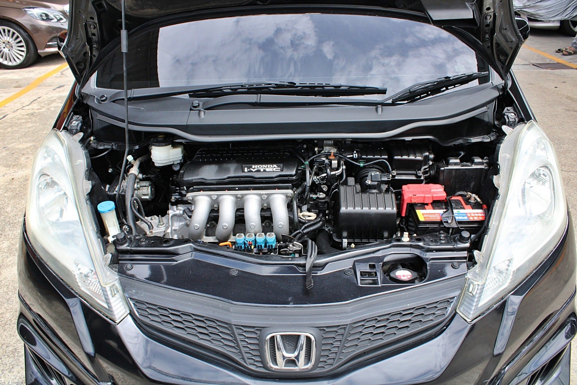 2012 Honda Jazz GE 1.5 V i-VTEC Hatchback AT สีดำ เกียร์ออโต้ CVT เบาะหนัง ภายในดำ Airbag Abs ดิสเบรค4ล้อ ไม่มีอุบัติเหตุ บอดี้สวยครับ (รูปที่ 11)