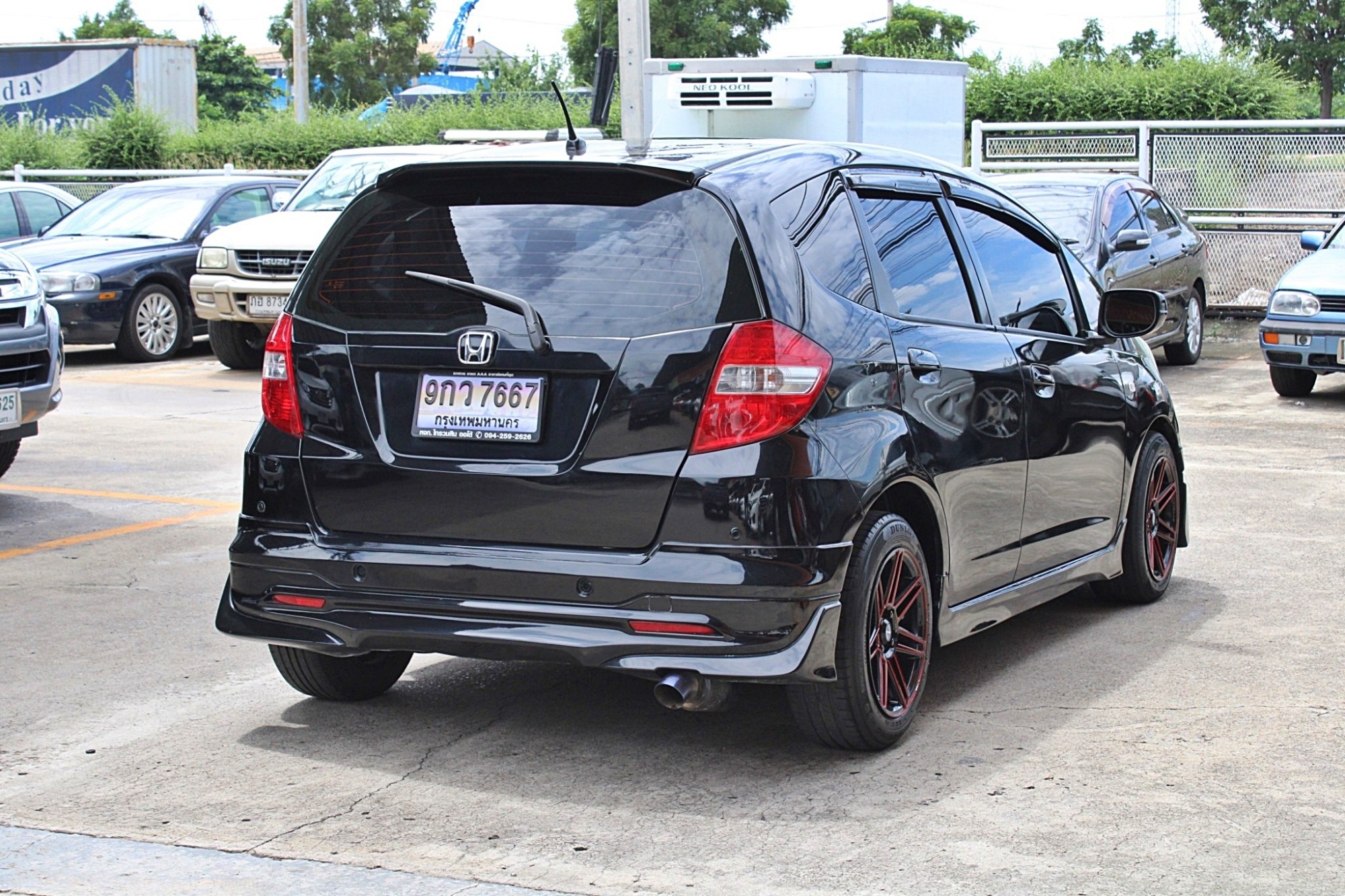 2012 Honda Jazz GE 1.5 V i-VTEC Hatchback AT สีดำ เกียร์ออโต้ CVT เบาะหนัง ภายในดำ Airbag Abs ดิสเบรค4ล้อ ไม่มีอุบัติเหตุ บอดี้สวยครับ (รูปที่ 3)