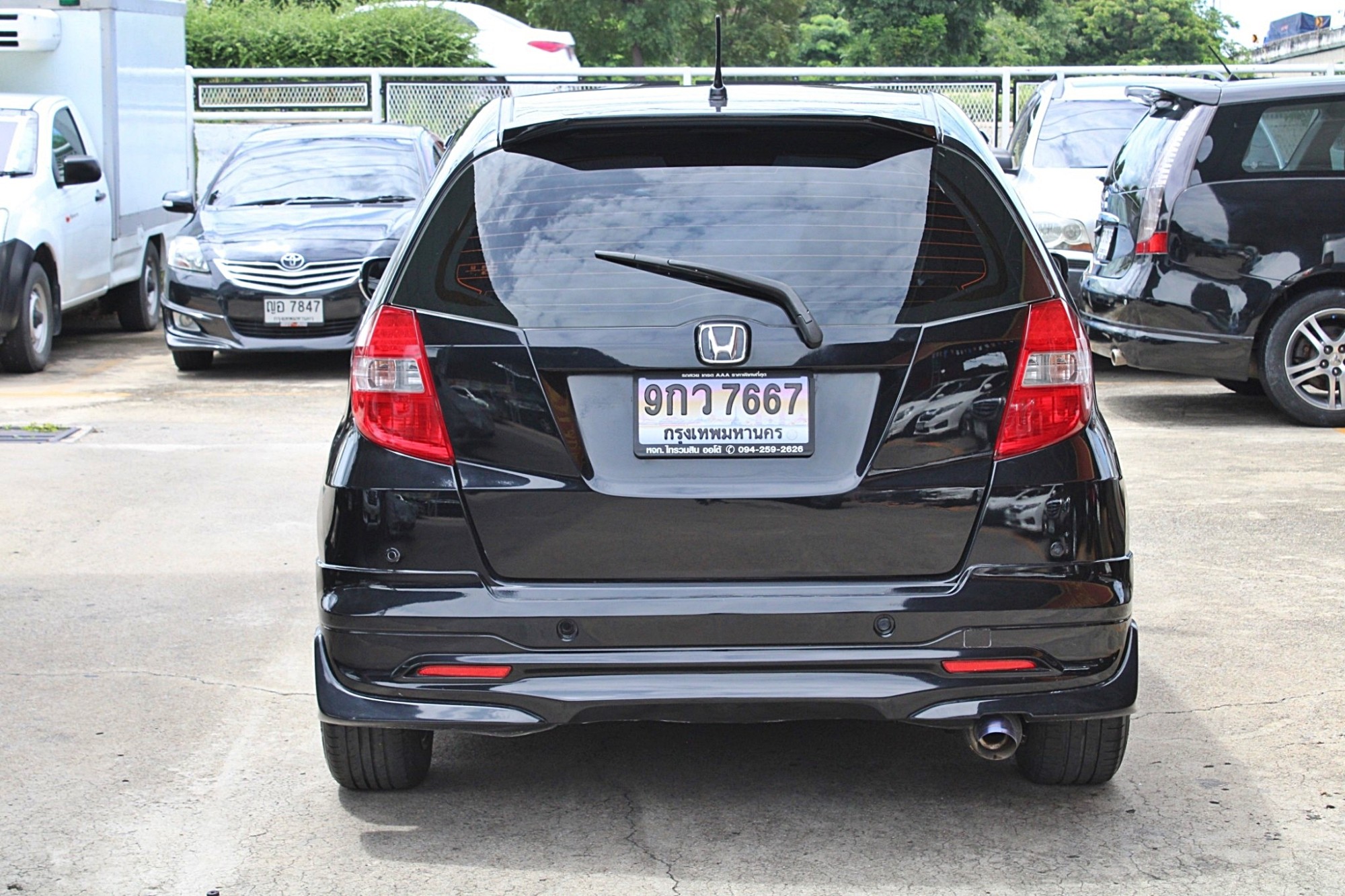 2012 Honda Jazz GE 1.5 V i-VTEC Hatchback AT สีดำ เกียร์ออโต้ CVT เบาะหนัง ภายในดำ Airbag Abs ดิสเบรค4ล้อ ไม่มีอุบัติเหตุ บอดี้สวยครับ (รูปที่ 7)