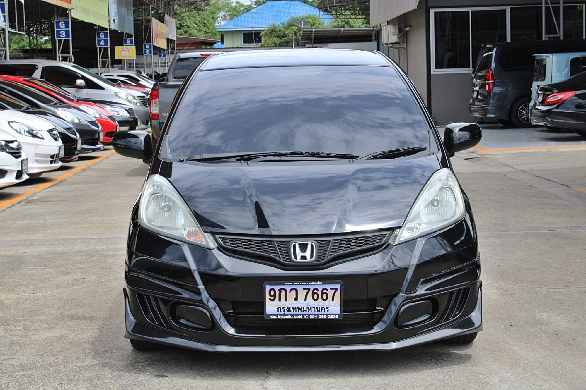 2012 Honda Jazz GE 1.5 V i-VTEC Hatchback AT สีดำ เกียร์ออโต้ CVT เบาะหนัง ภายในดำ Airbag Abs ดิสเบรค4ล้อ ไม่มีอุบัติเหตุ บอดี้สวยครับ