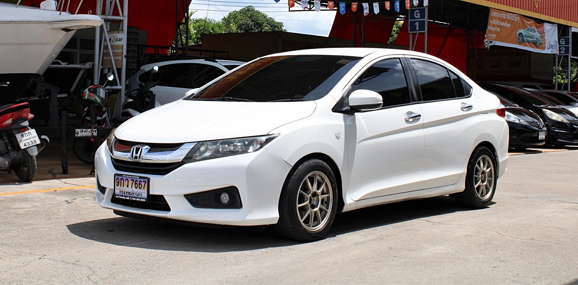 2016 Honda City 1.5 V+ i-VTEC AT สีขาว เกียร์ออโต้ มือแรกออกห้าง ไม่มีอุบัติเหตุมาก่อน ปุ่มสต้าท เบาะหนัง รถคลีนมาก ใครหาอยู่ไม่ผิดหวัง