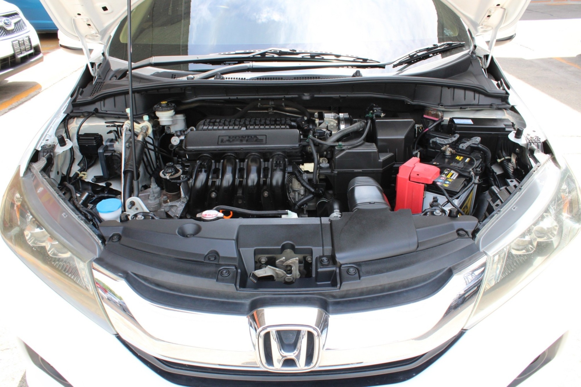 2016 Honda City 1.5 V+ i-VTEC AT สีขาว เกียร์ออโต้ มือแรกออกห้าง ไม่มีอุบัติเหตุมาก่อน ปุ่มสต้าท เบาะหนัง รถคลีนมาก ใครหาอยู่ไม่ผิดหวัง (รูปที่ 7)