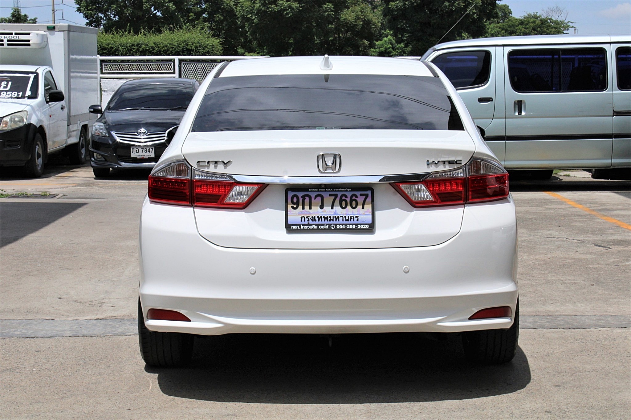 2016 Honda City 1.5 V+ i-VTEC AT สีขาว เกียร์ออโต้ มือแรกออกห้าง ไม่มีอุบัติเหตุมาก่อน ปุ่มสต้าท เบาะหนัง รถคลีนมาก ใครหาอยู่ไม่ผิดหวัง